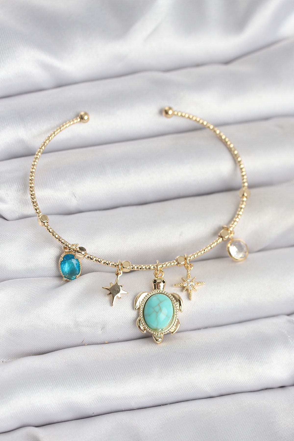 Caretta Caretta Charmlı Gold Renk Kadın Bileklik 5886