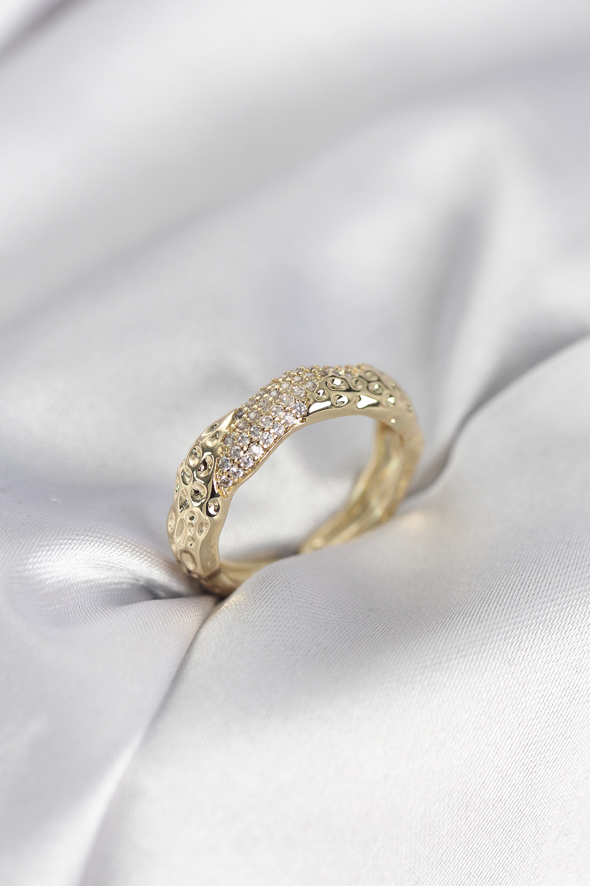 Zirkon Taşlı Puntalı Gold Renk Kadın Yüzük 5886