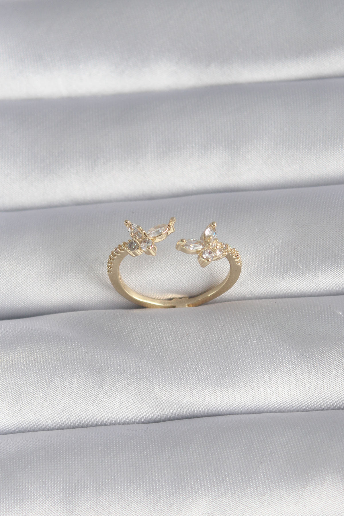 Pirinç Gold Renk Zirkon Taşlı Kelebek Model Kadın Yüzük 5886