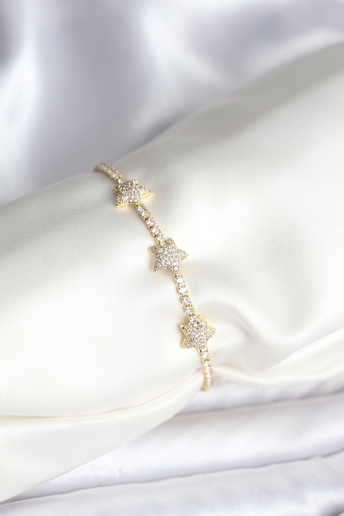 Yıldız Model Zirkon Taşlı Gold Renk Pirinç Su Yolu Kadın Bileklik 5886