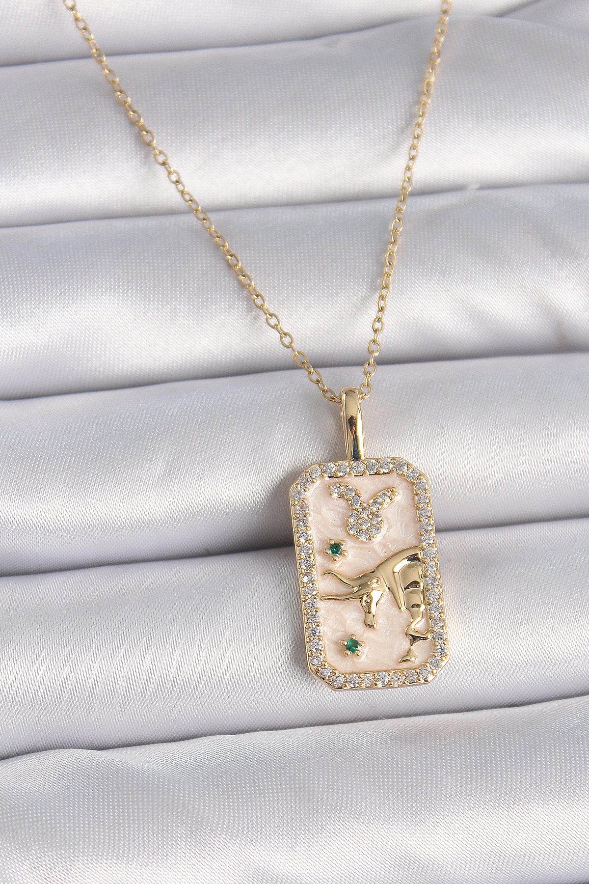 316L Çelik Gold Renk Zincir Boğa Burcu Zirkon Taşlı Kadın Kolye 5886