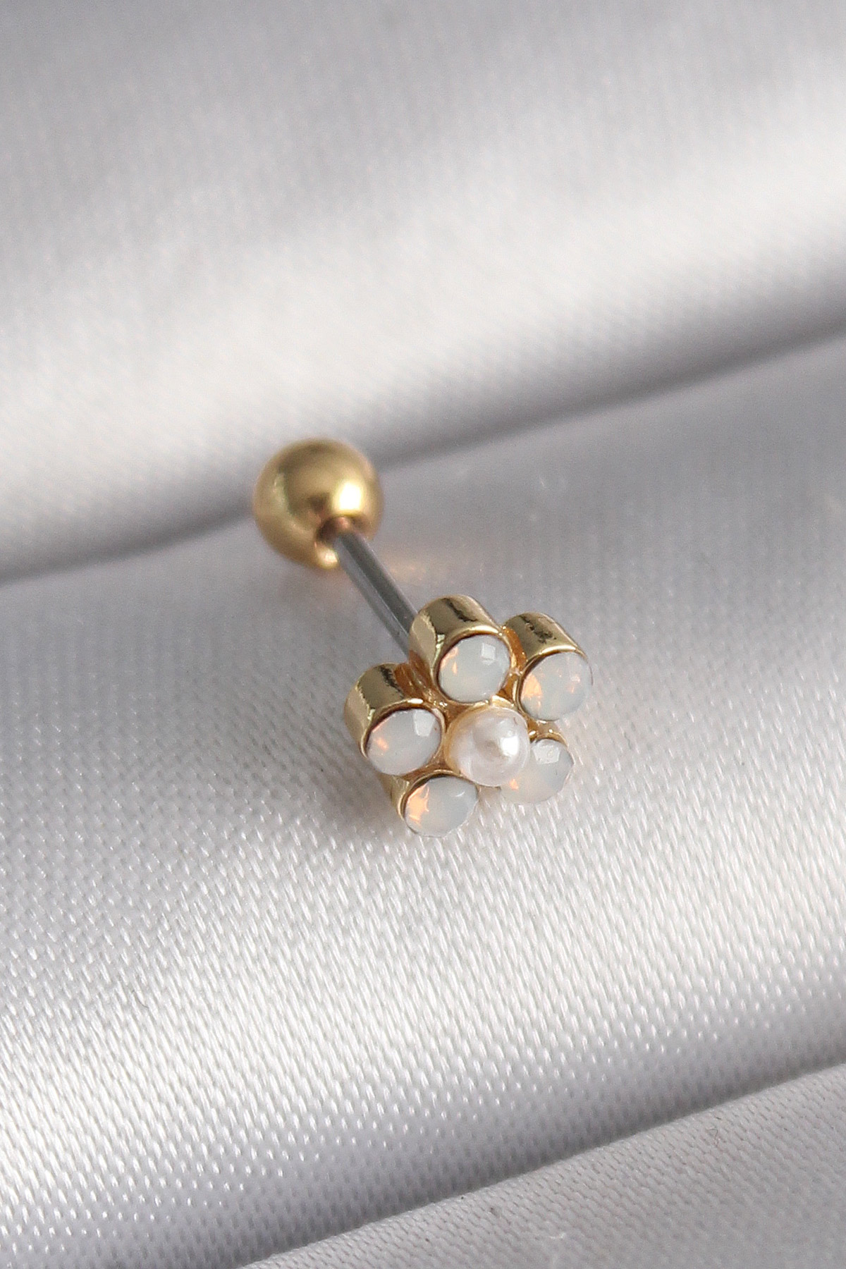 316L Çelik Gold Renk Zirkon Taşlı Çiçek Model Tragus Piercing 5886