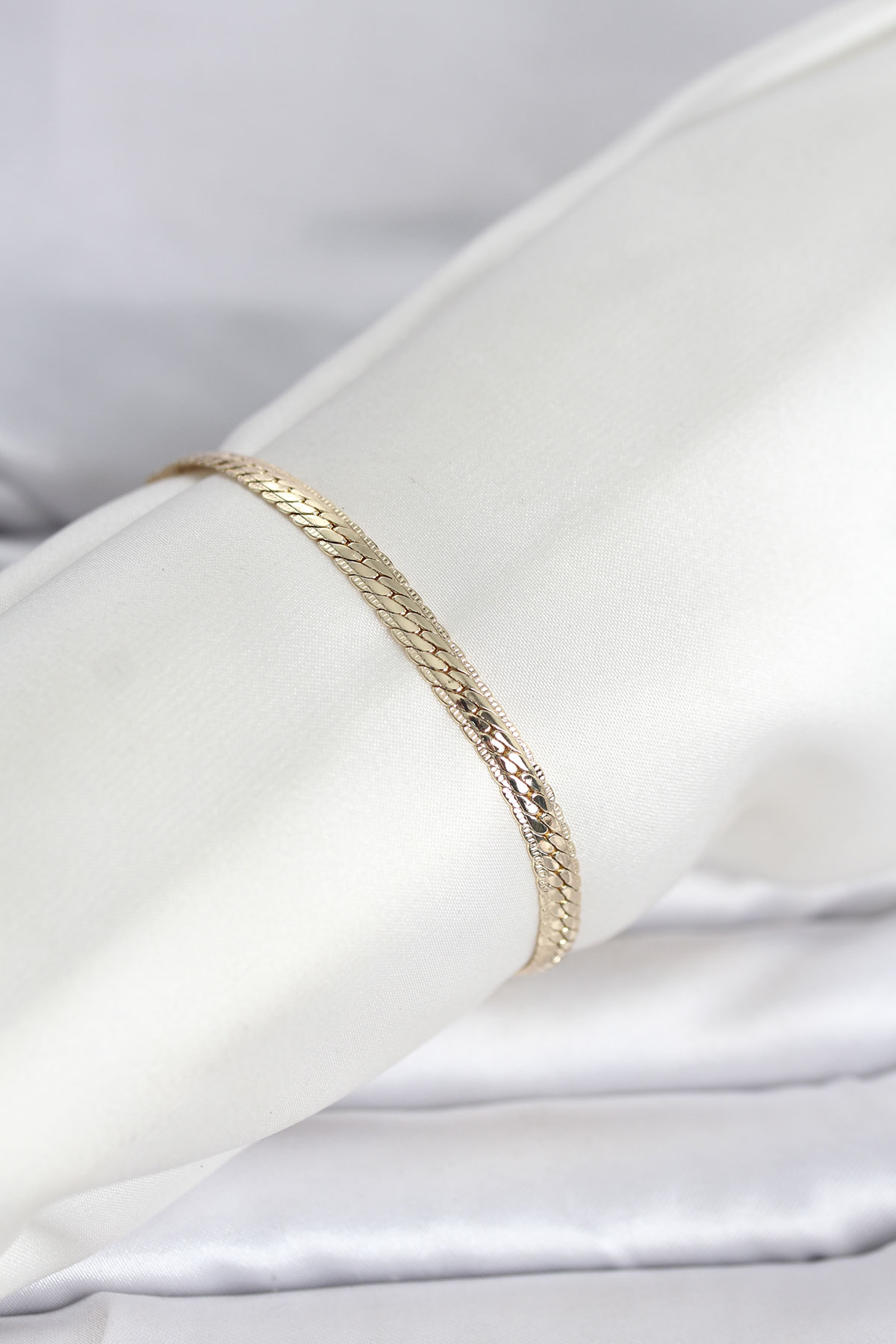 CM 14K Gold Renk Lazerli Yassı Zincir Model Kadın Bileklik 5886