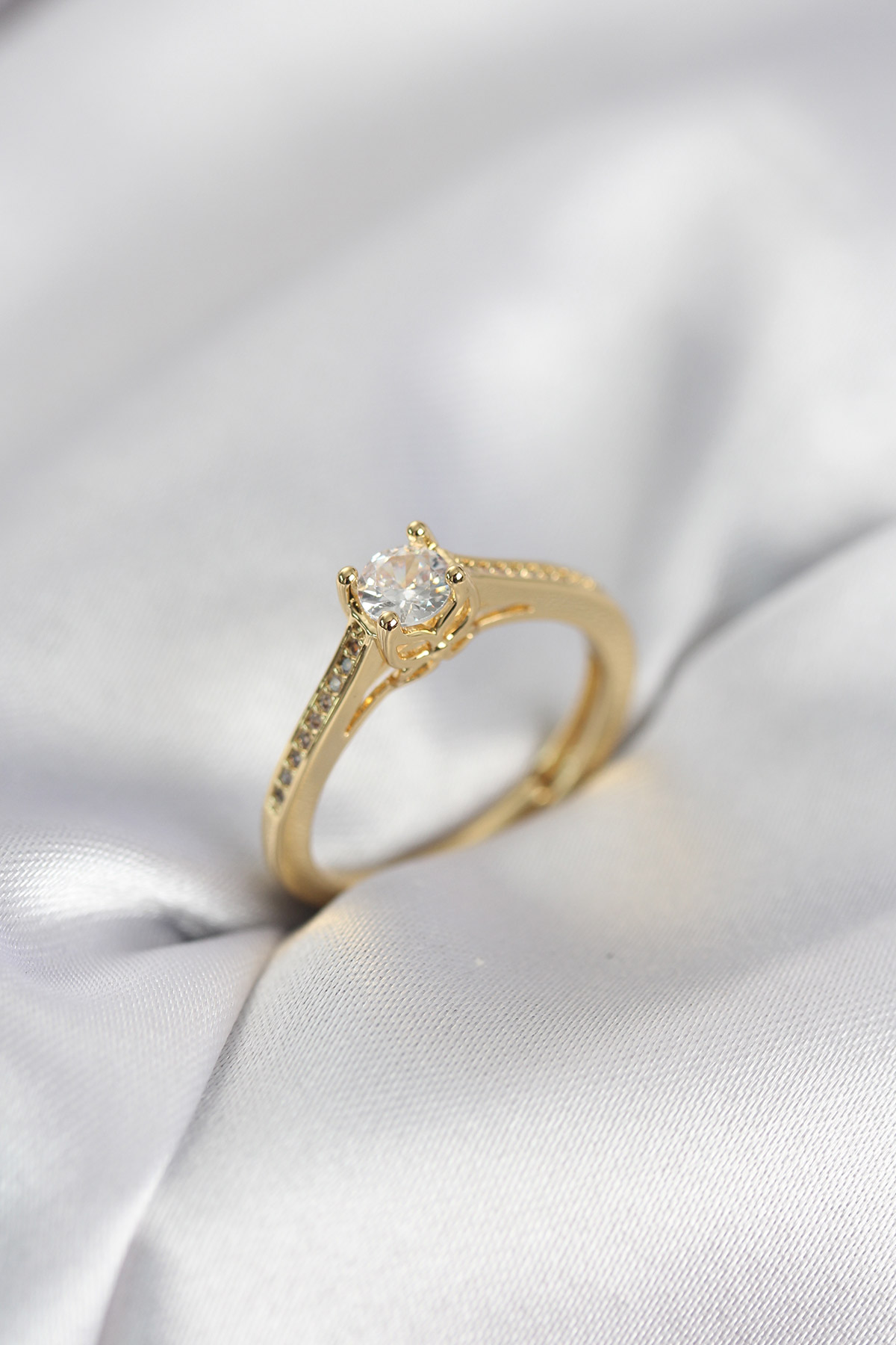 Tek Taş Gold Renk Zirkon Taşlı Model Kadın Yüzük 5886