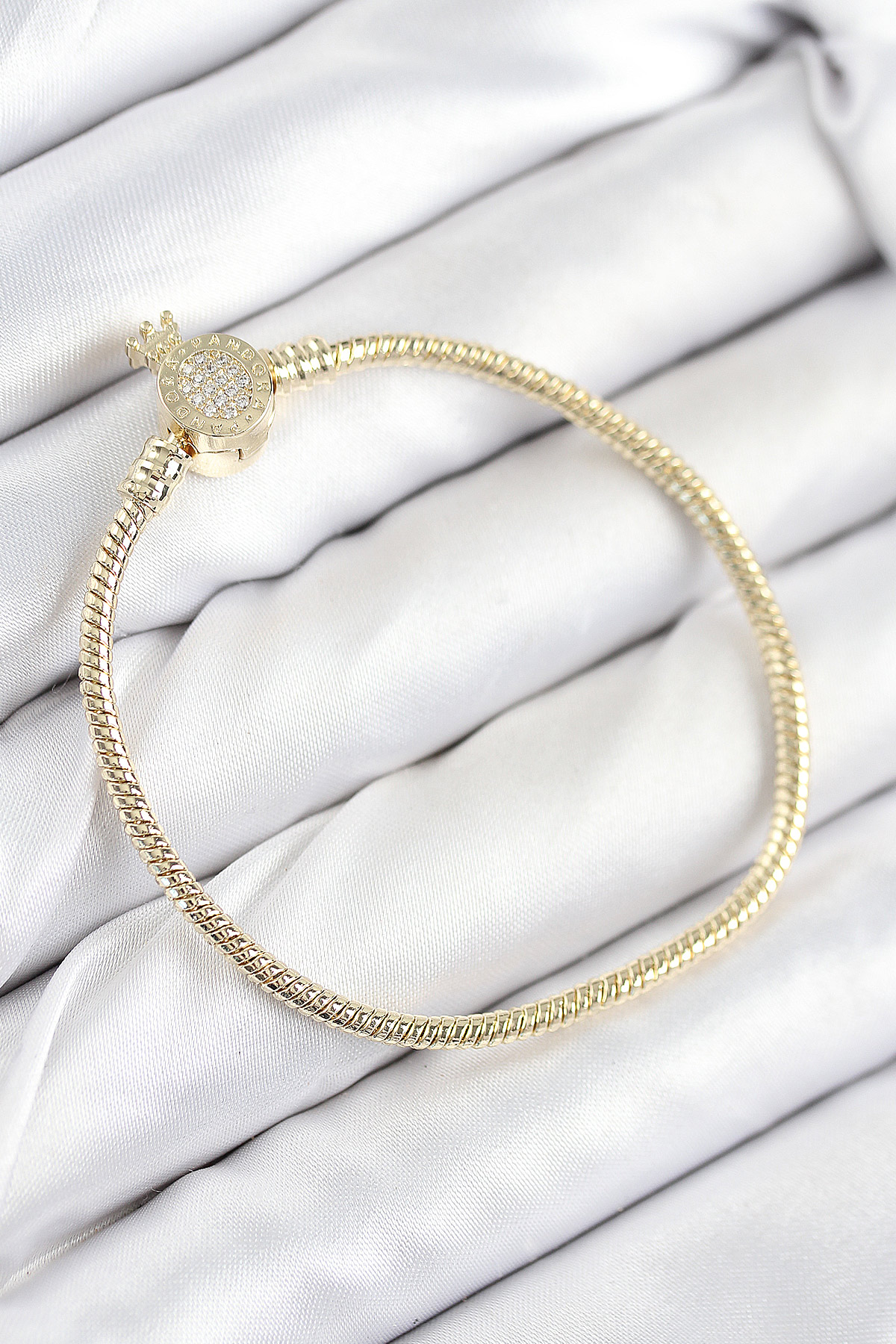 Pirinç Charm Zirkon Taşlı Taç Model Gold Renk Kadın Bileklik 5886
