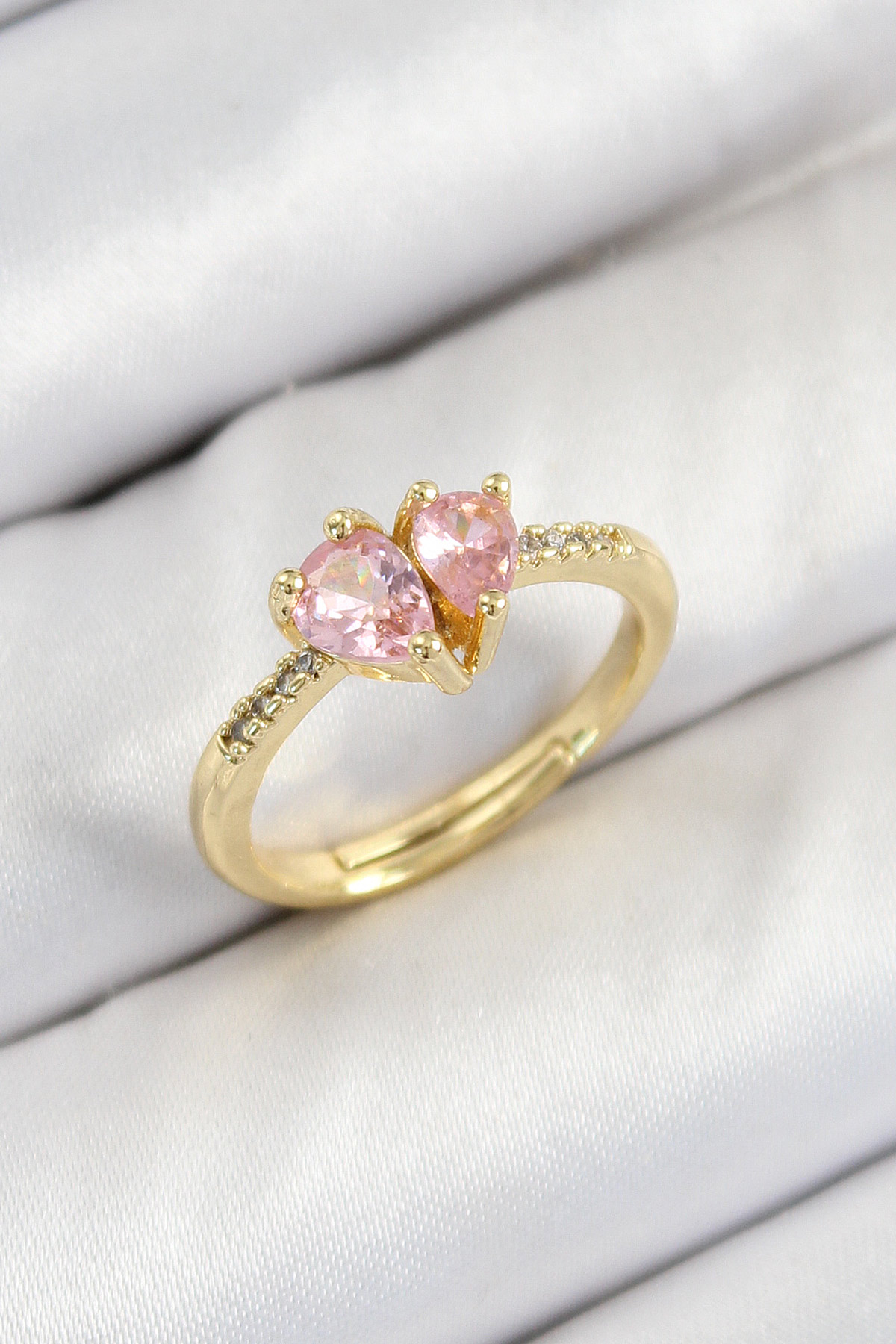 Pirinç Zirkon Taşlı Pembe Kalp Model Gold Renk Kadın Yüzük 5886