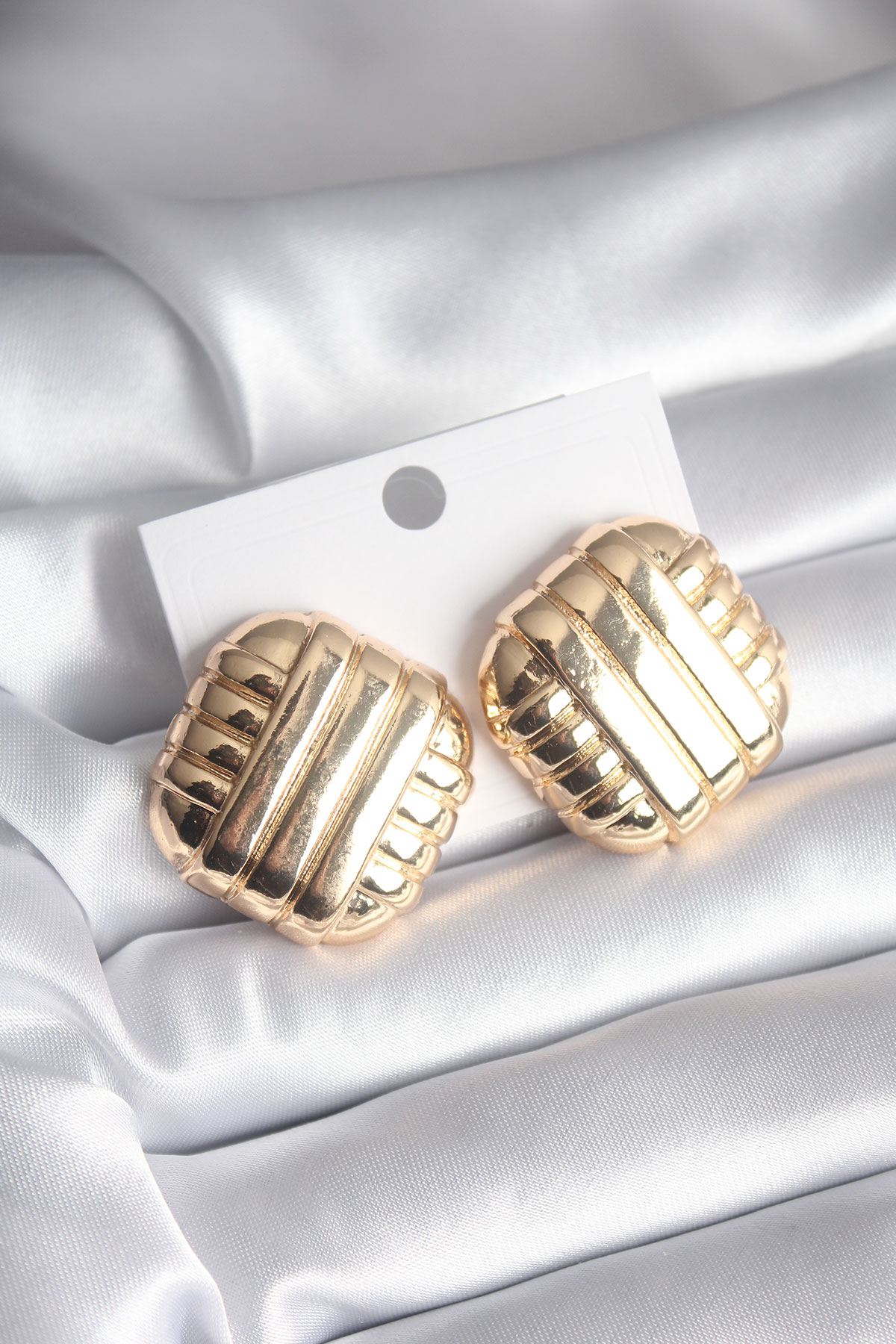 Pirinç Gold Renk İşleme Detay Kadın Küpe 5886