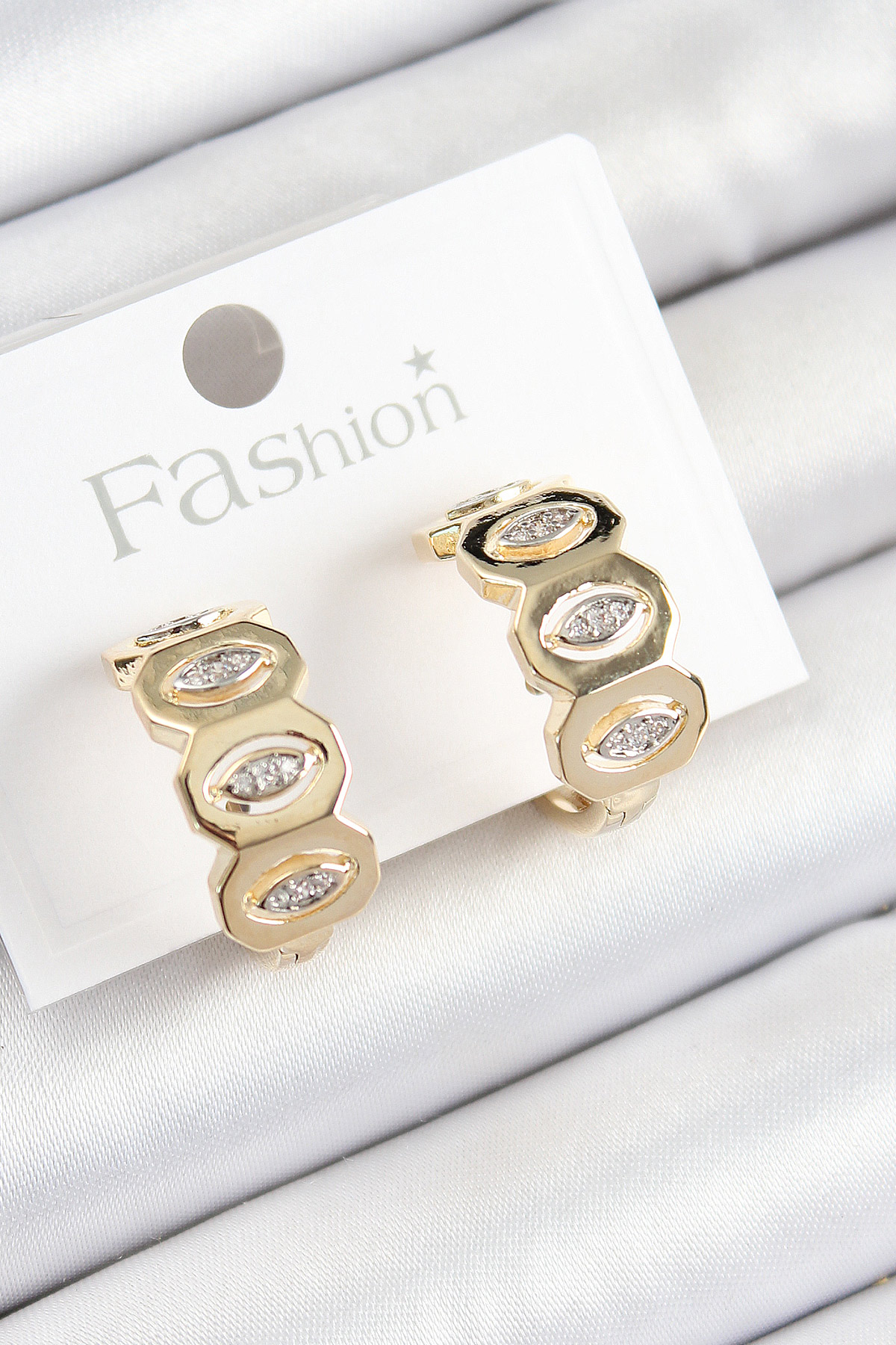 Pirinç Zirkon Taşlı Damla Figürlü Halka Model Gold Renk Kadın Küpe 5886
