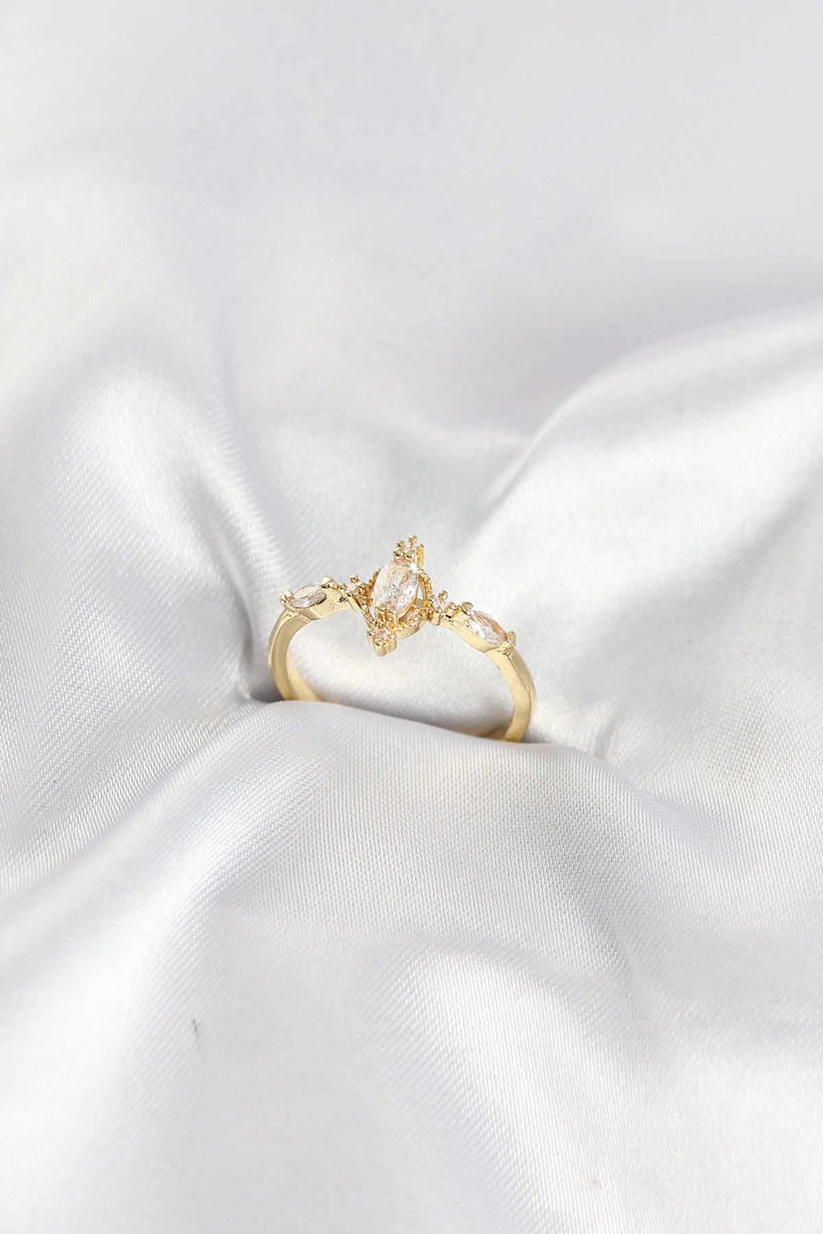 Gold Renk Vintage Model Zirkon Taşlı Yüzük 5886