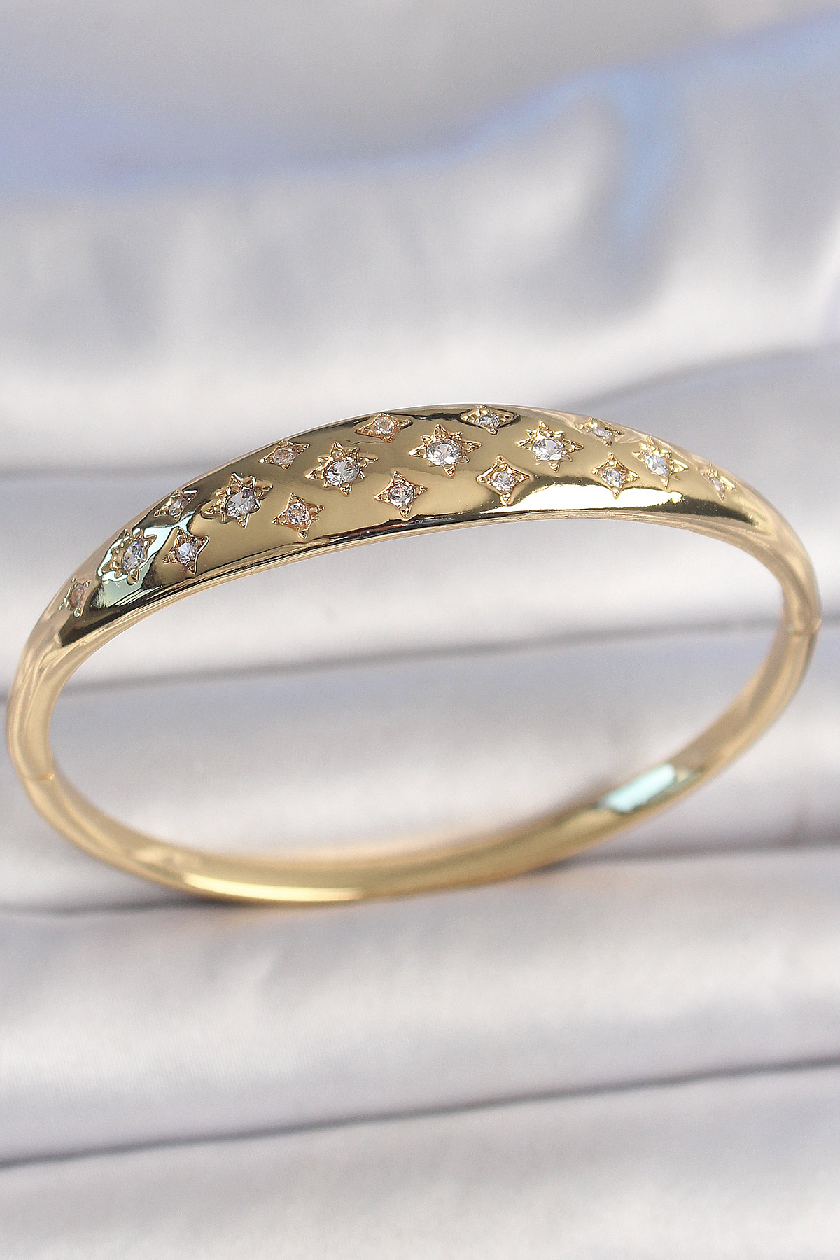 Pirinç Gold Renk Zirkon Taşlı Yıldız İşlemeli Kadın Kelepçe 5886
