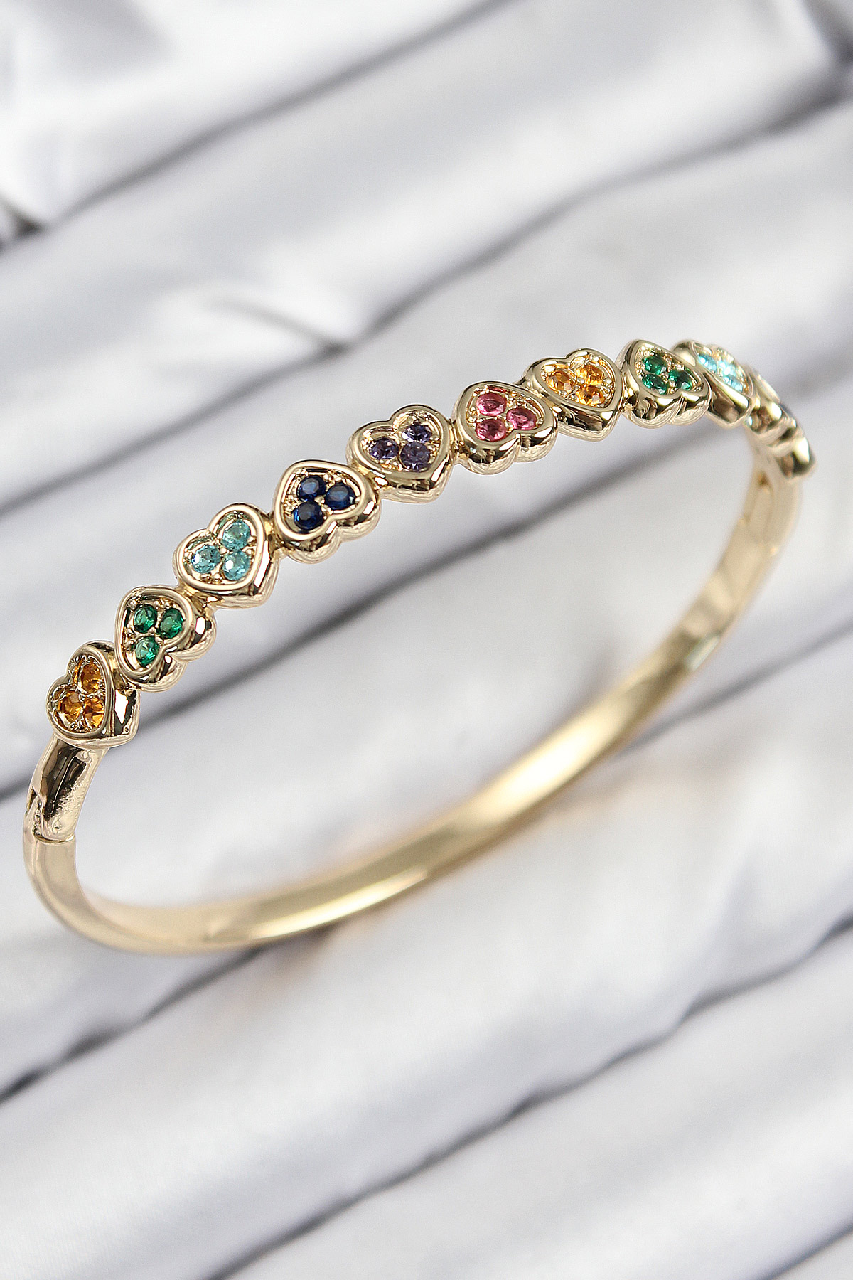 Pirinç Renkli Zirkon Taşlı Sıralı Kalp Model Gold Renk Kadın Kelepçe 5886