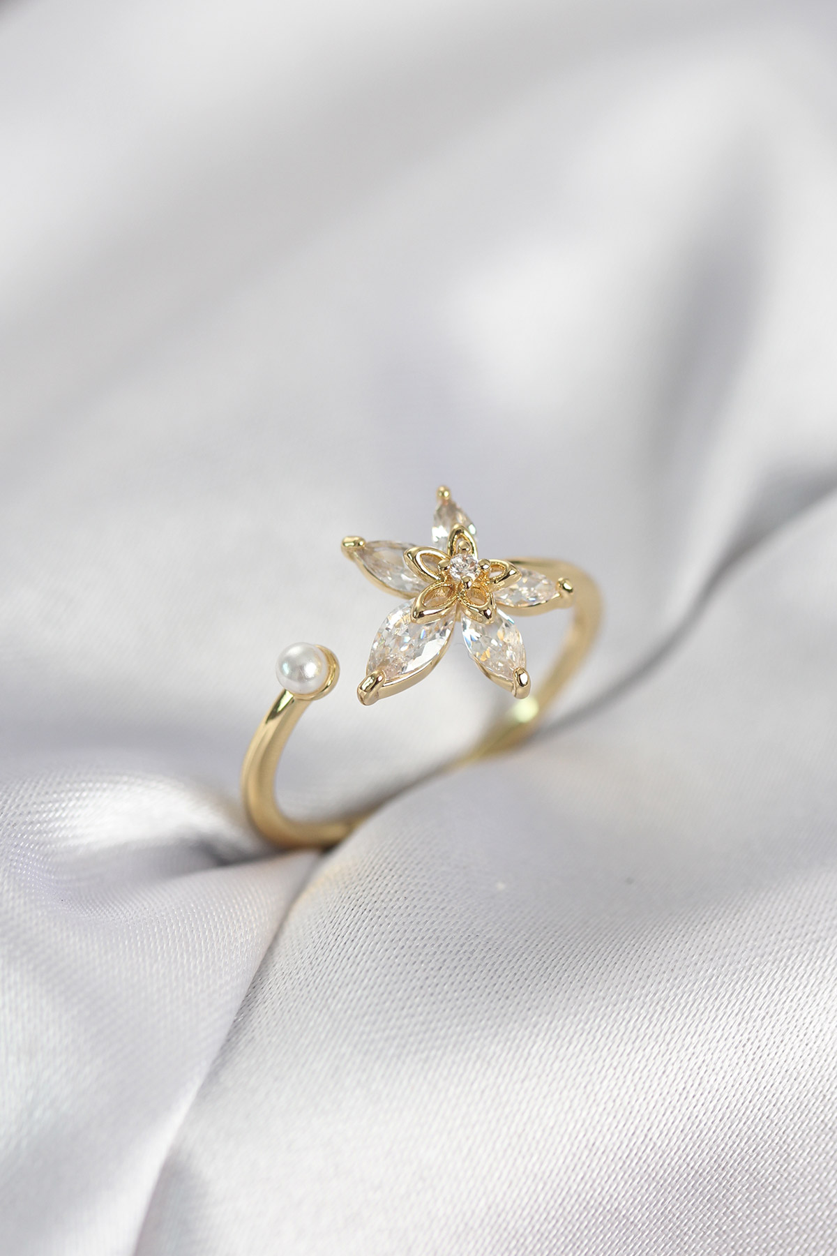 Lotus Model Zirkon Taşlı Gold Renk Kadın Yüzük 5886
