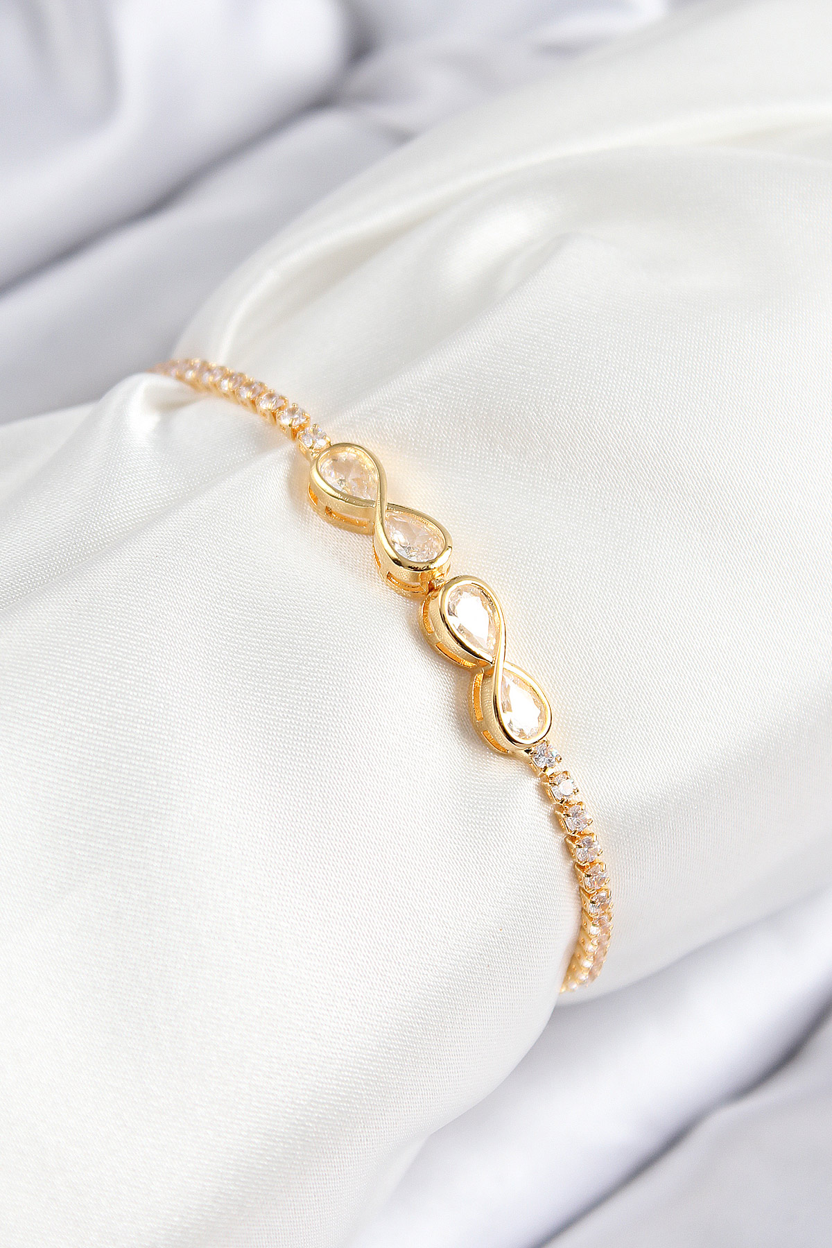 Pirinç Zirkon Taşlı Sonsuzluk Model Gold Renk Asansörlü Kadın Bileklik 5886