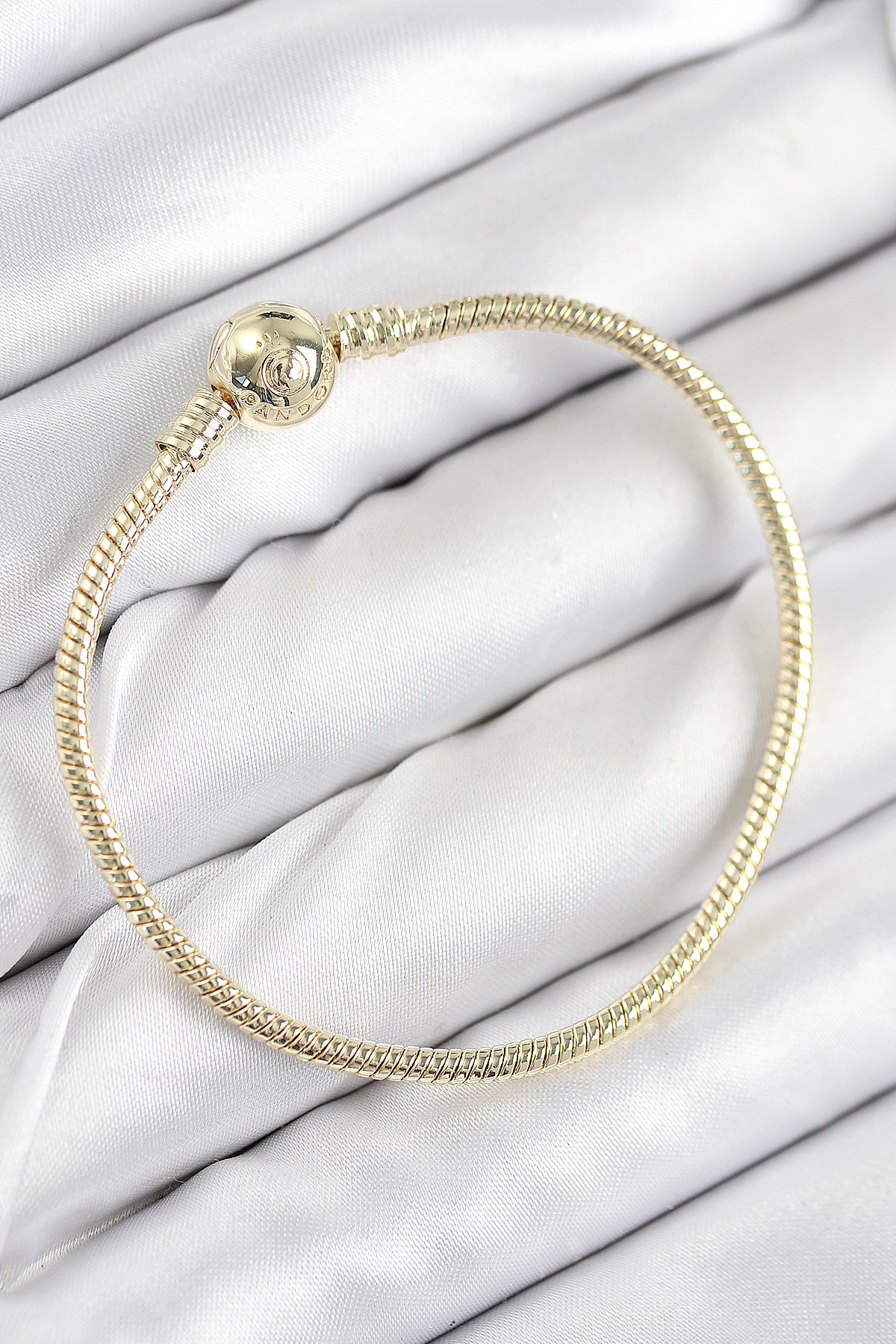 Pirinç Charm Topcuk Model Gold Renk Kadın Bileklik 5886