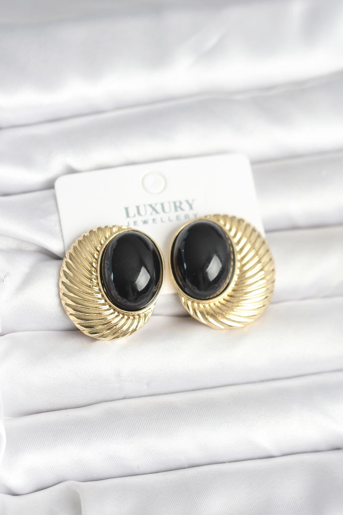 Pirinç Gold Renk Siyah Boncuklu Oval Vintage Kadın Küpe 5886