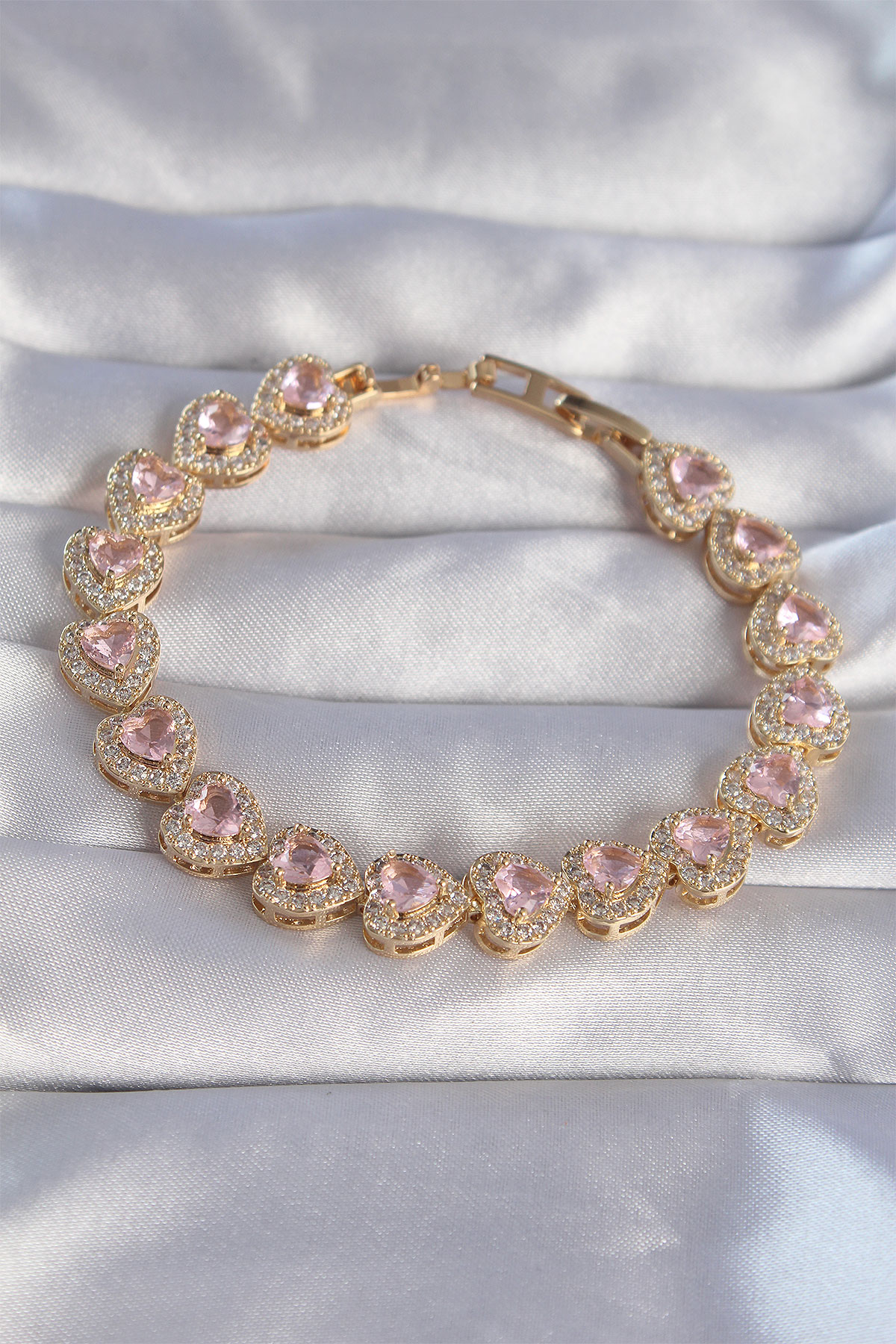 Vip Seri Pirinç Gold Renk Pembe Zirkon Taşlı Kalp Tasarımlı Bileklik 5886