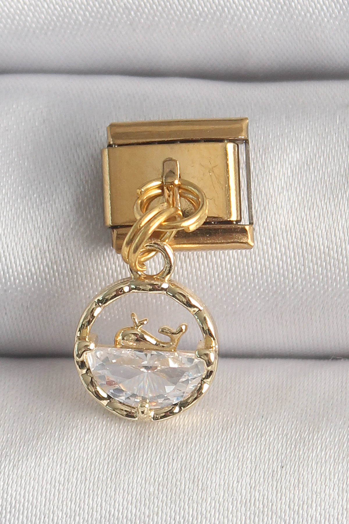 316L Çelik Gold Renk Sallantı Zirkon Taşlı Balina Model Nomination Charm 5886