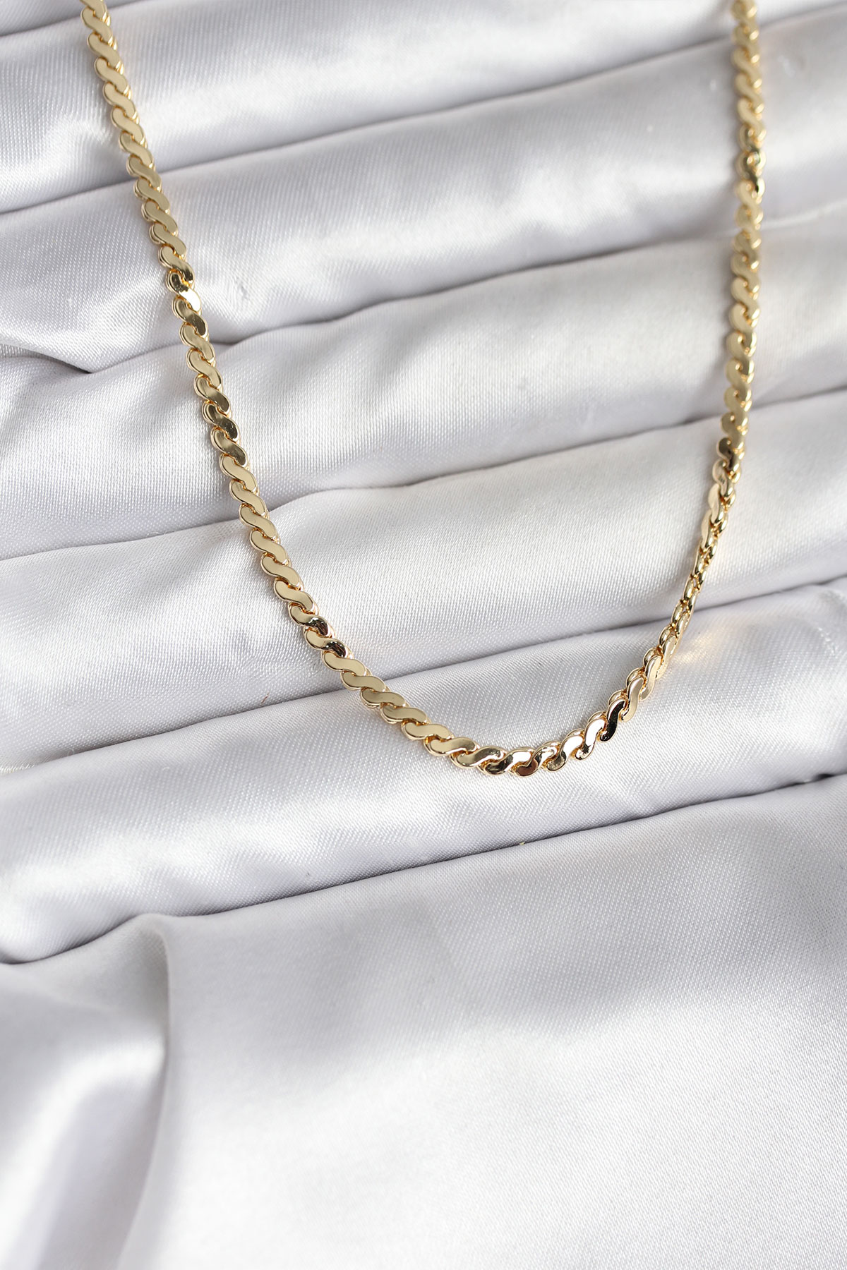 14K Gold Renk Kaplama Ezme Yılan Zincir Model CM Kadın Kolye 5886