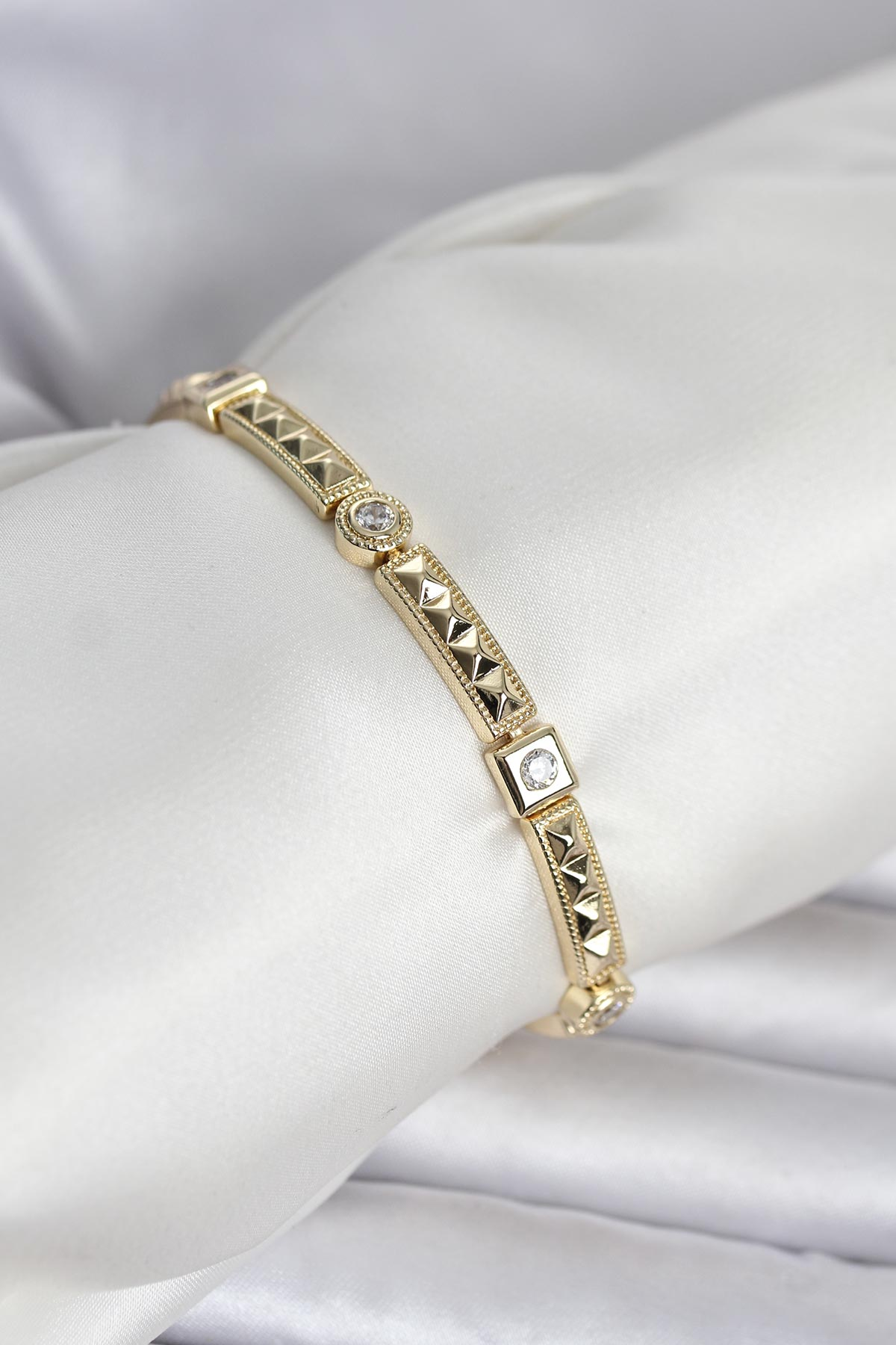 Xuping Punta Model Gold Renk Kadın Bileklik 5886