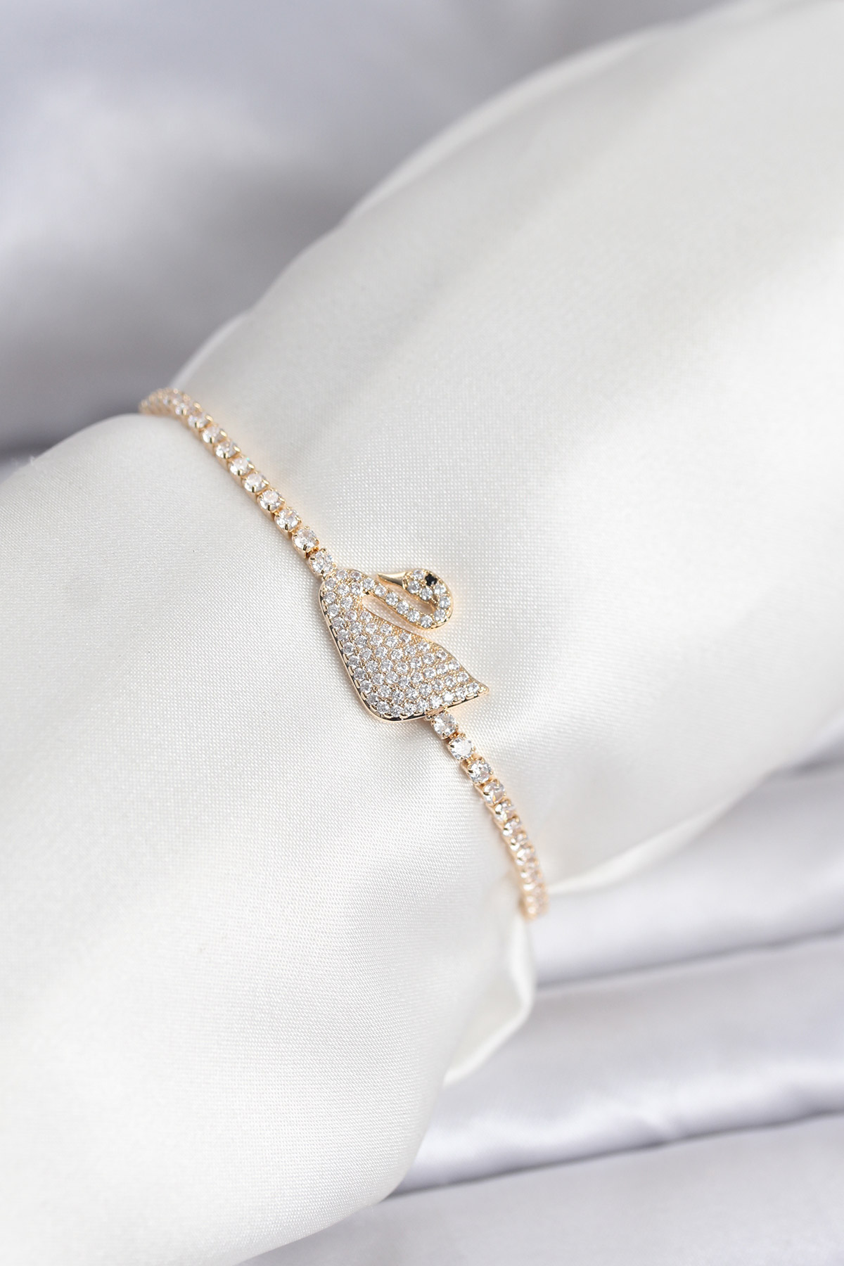Kuğu Model Zirkon Taşlı Gold Renk Asansörlü Su Yolu Bileklik 5886