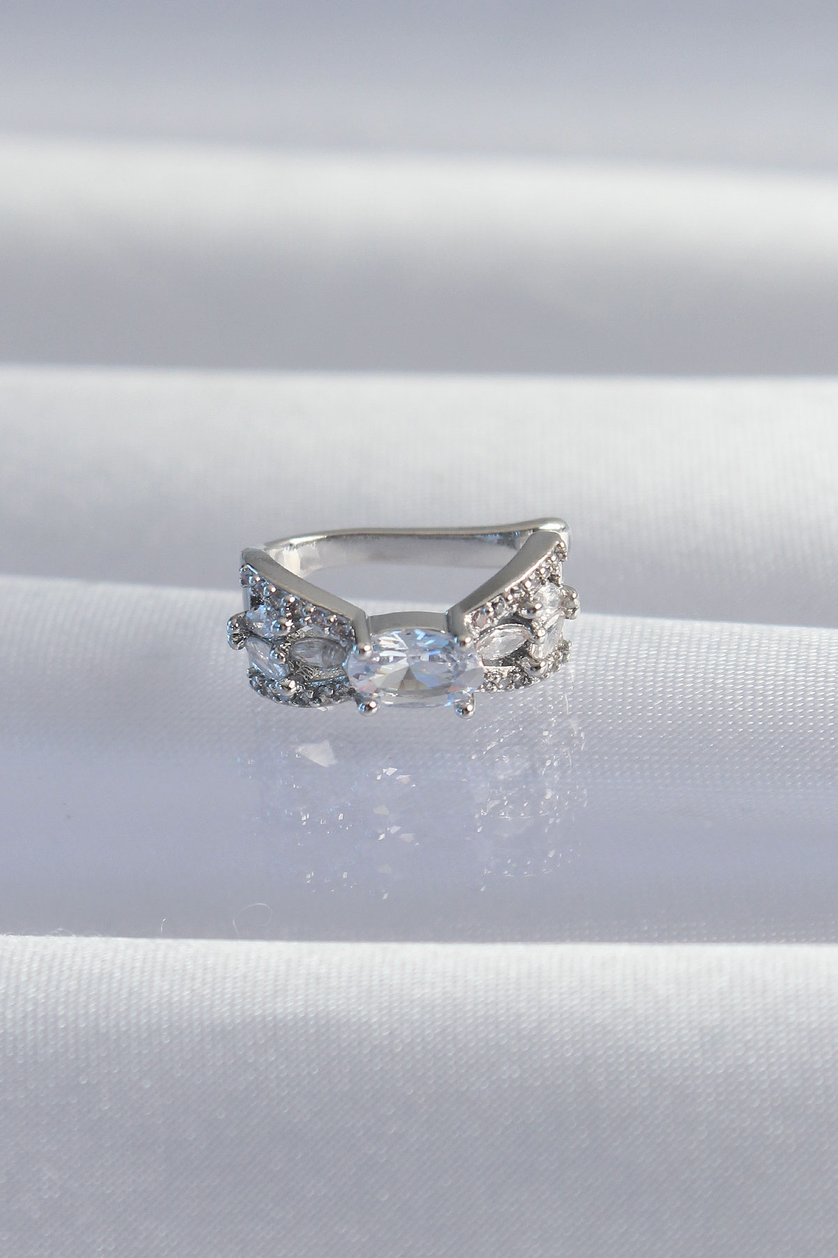 Pirinç Gümüş Renk Zirkon Taş Kaplama Earcuff Küpe 5886