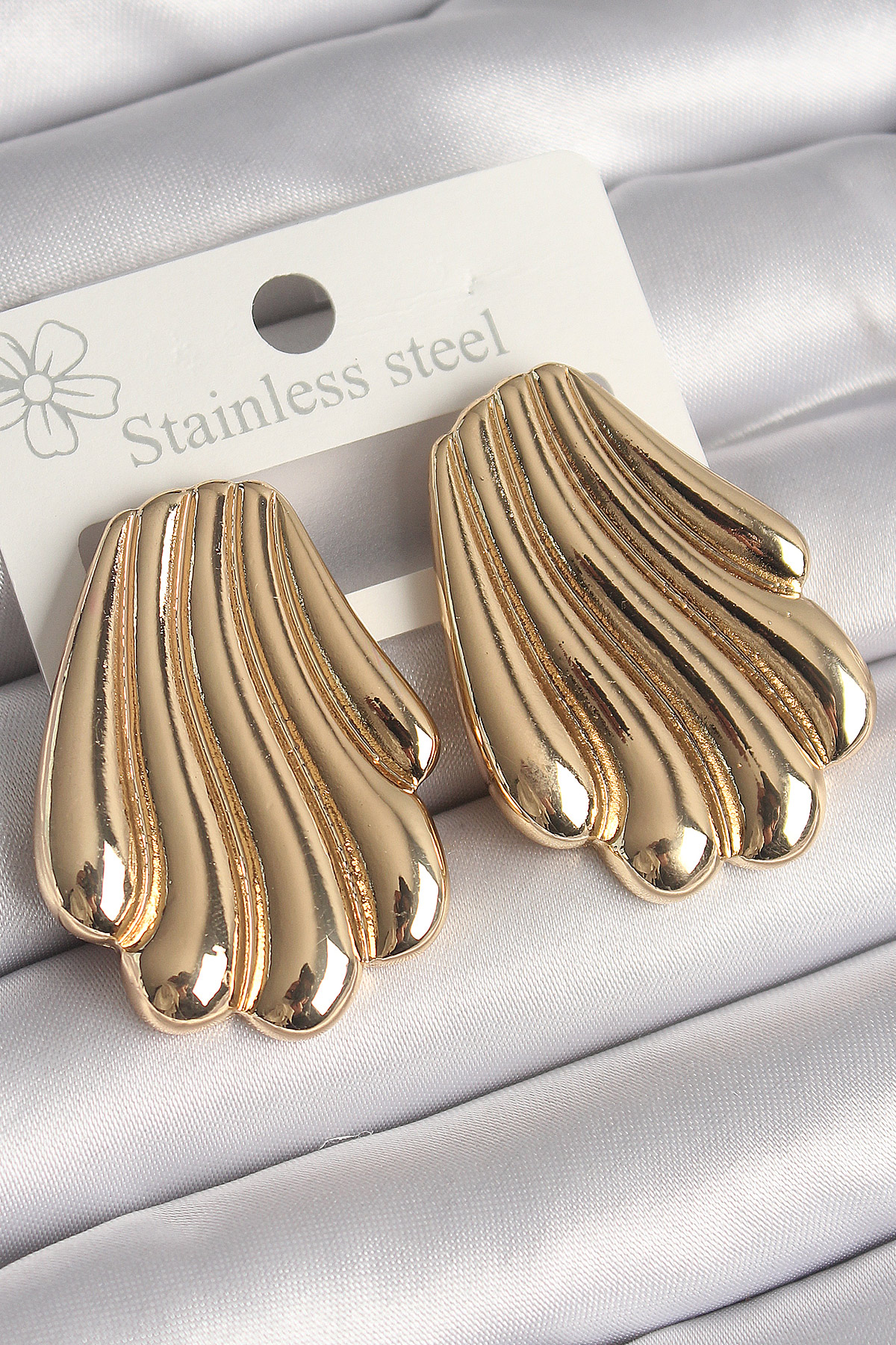 Pirinç Gold Renk İşlemeli İstirdye Model Kadın Küpe 5886