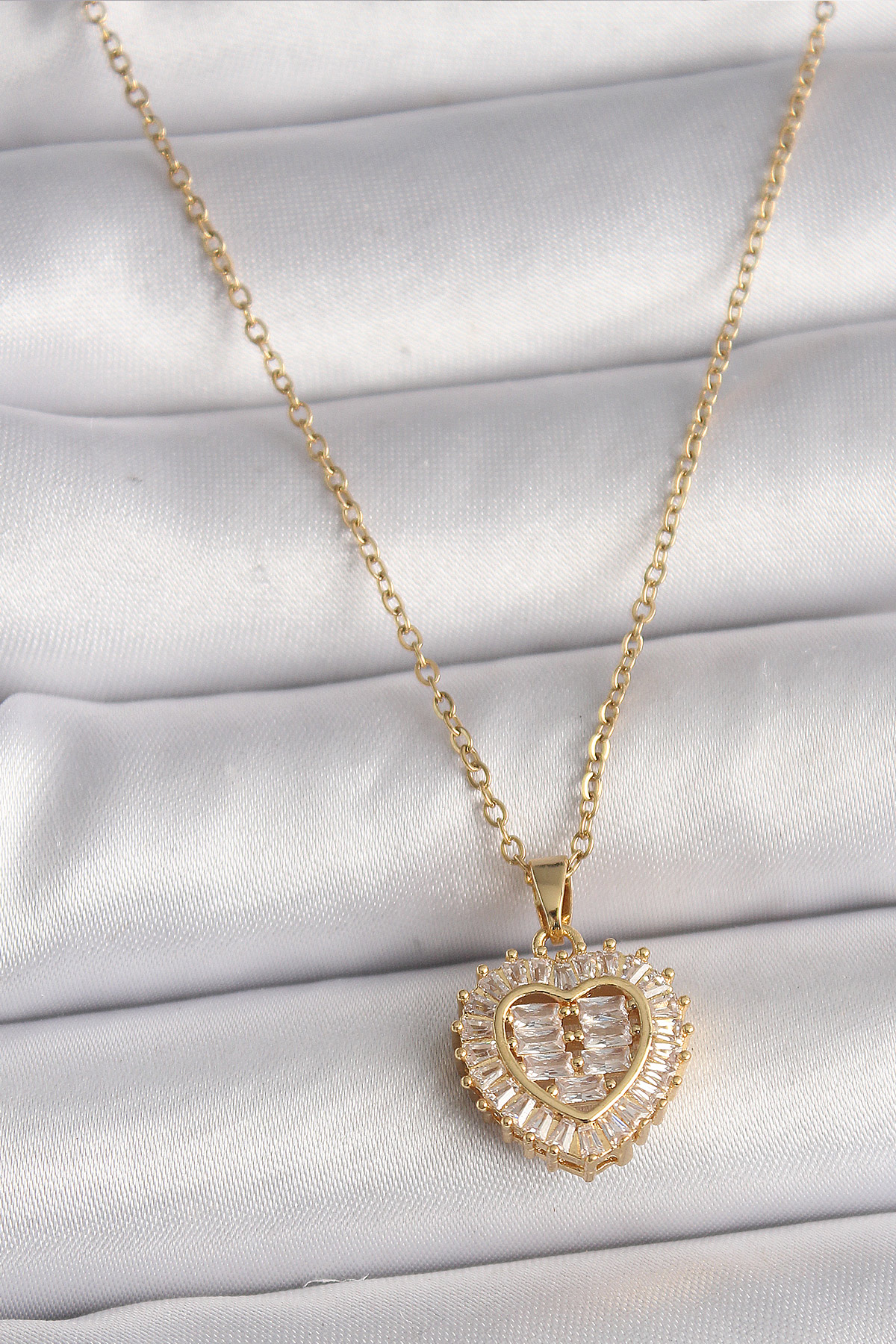 316L Çelik Gold Renk Zincir Zirkon Taşlı Kalp Model Kadın Kolye 5886