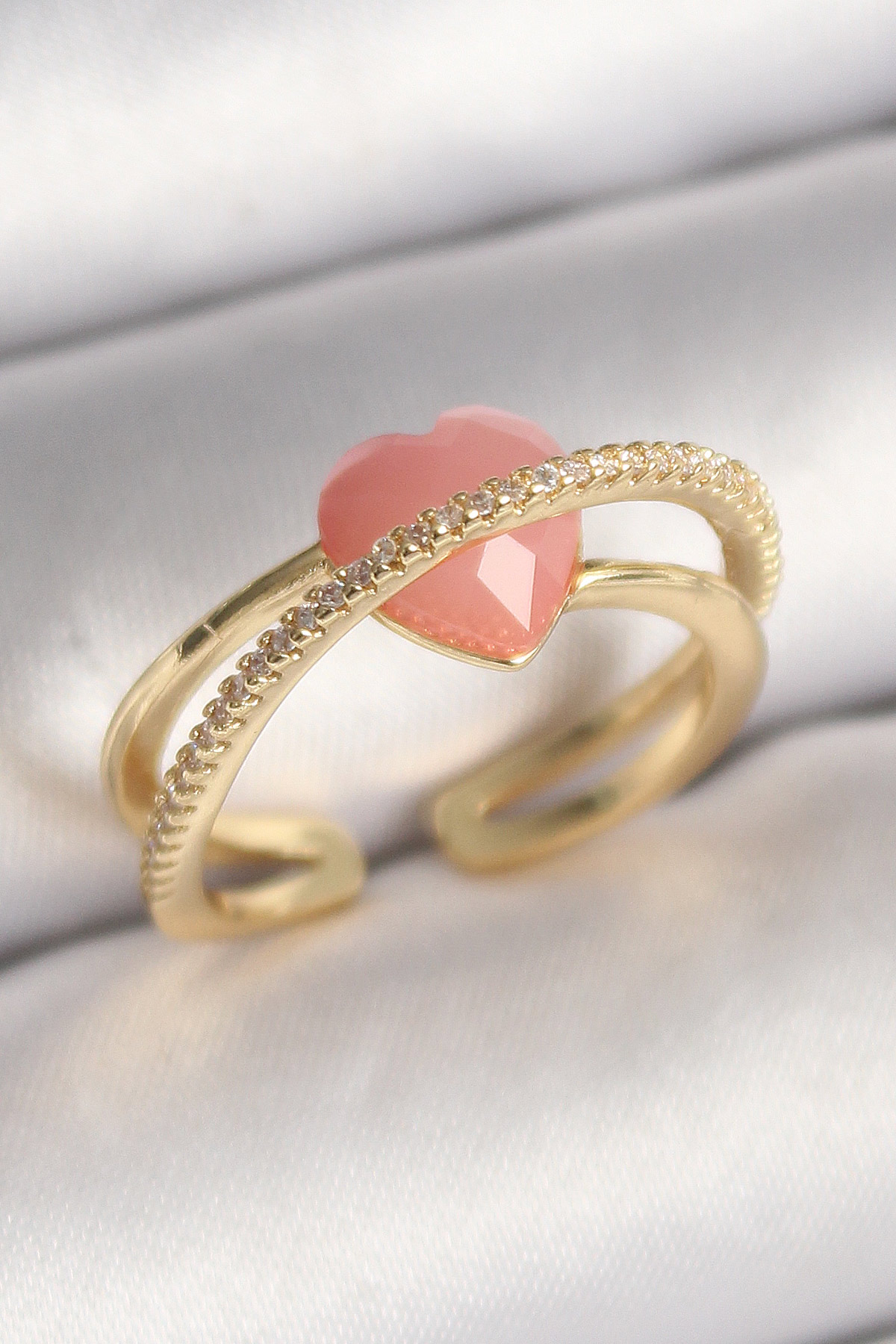 Pirinç Gold Renk Pembe Kristal Kalp Model Zirkon Taş Detaylı Kadın Yüzük 5886
