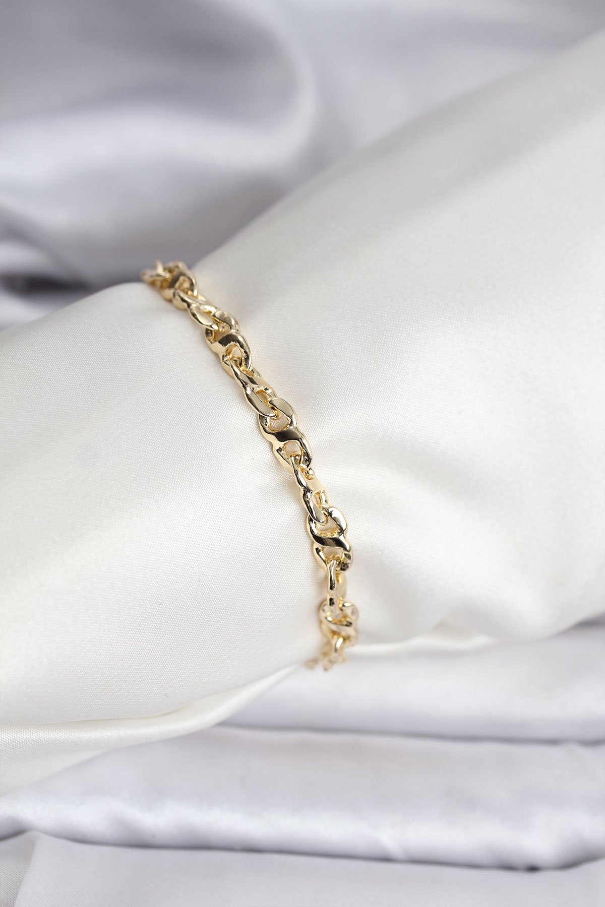 14K Gold Renk Kaplama Zincir Model CM Kadın Bileklik 5886