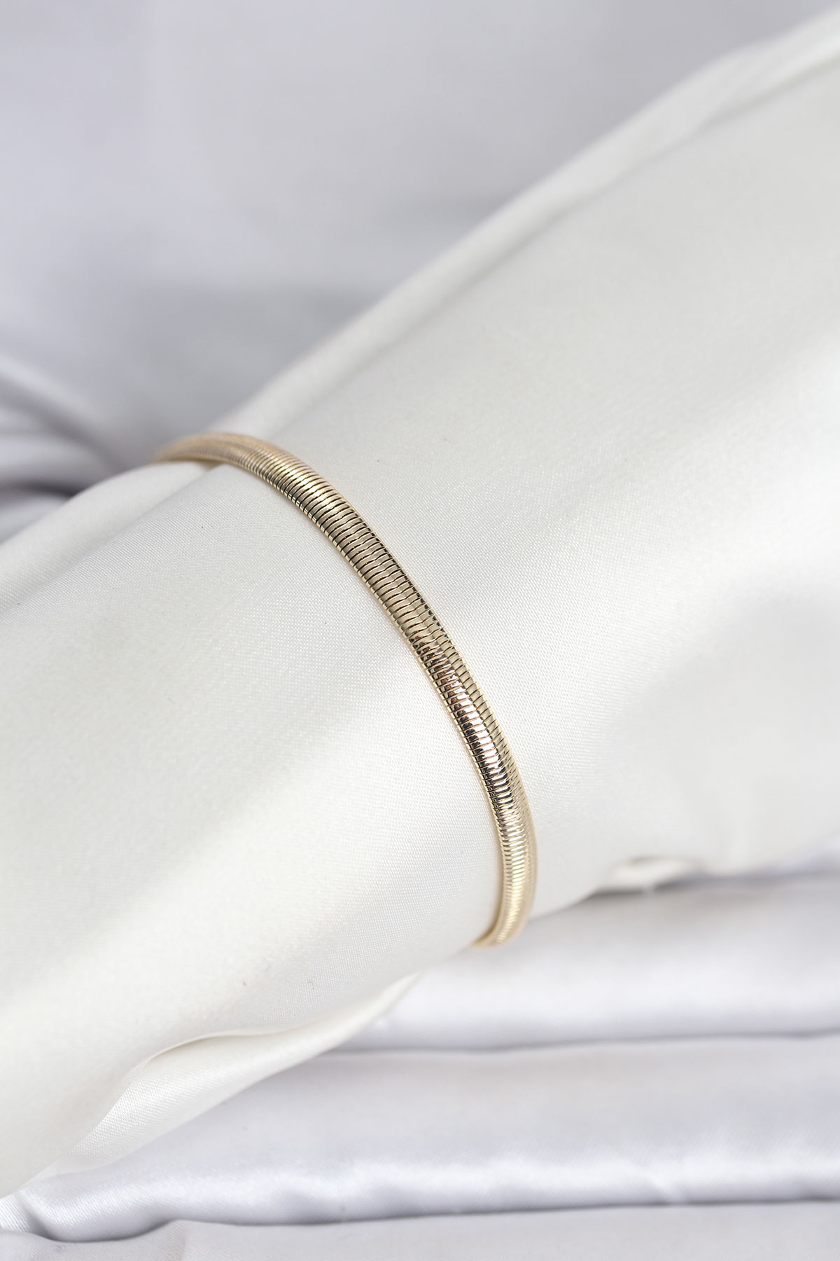 CM 14K Gold Renk Yassı Yılan Zincir Model Kadın Bileklik 5886