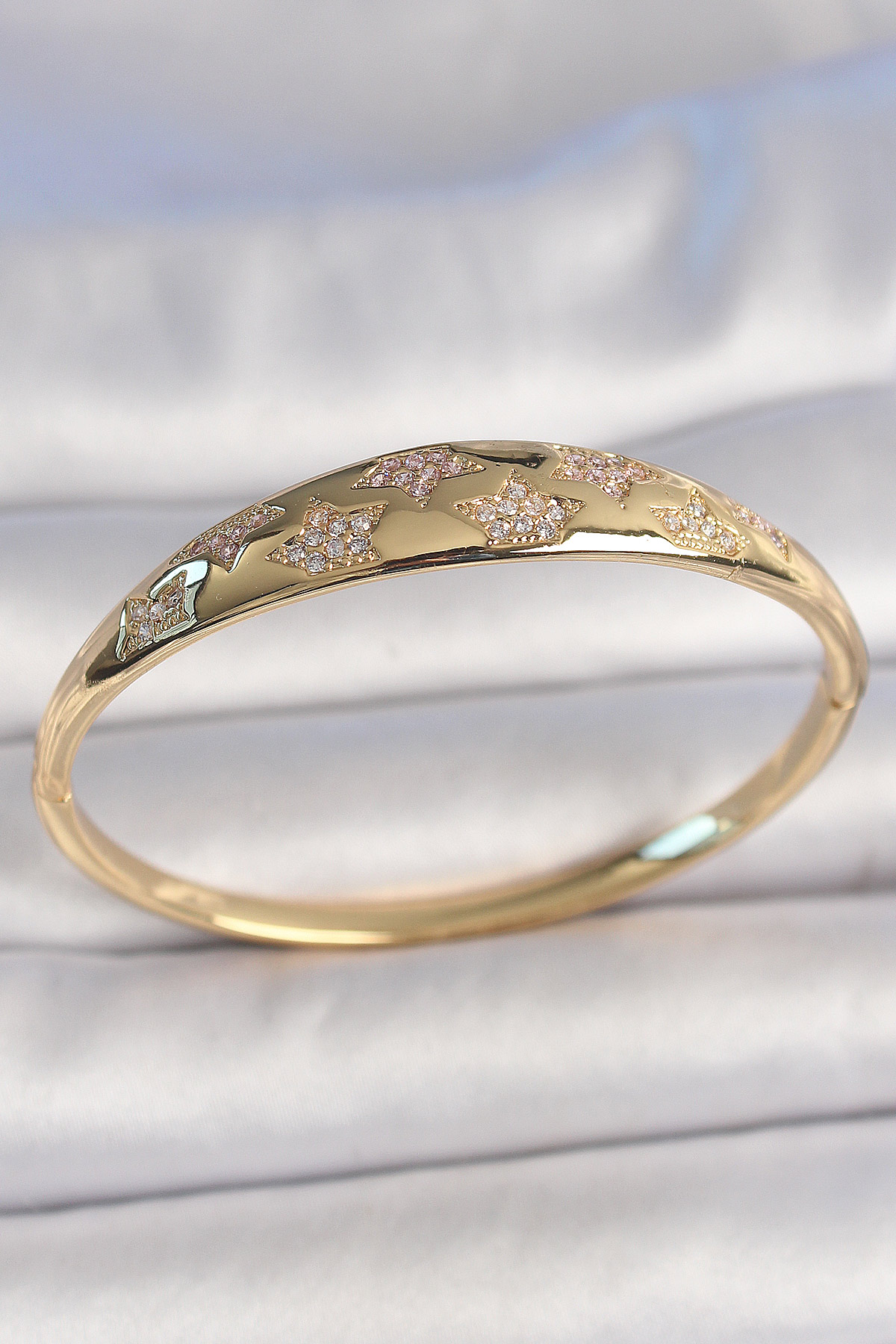 Pirinç Gold Renk Zirkon Taşlı Yıldız İşlemeli Kadın Kelepçe 5886