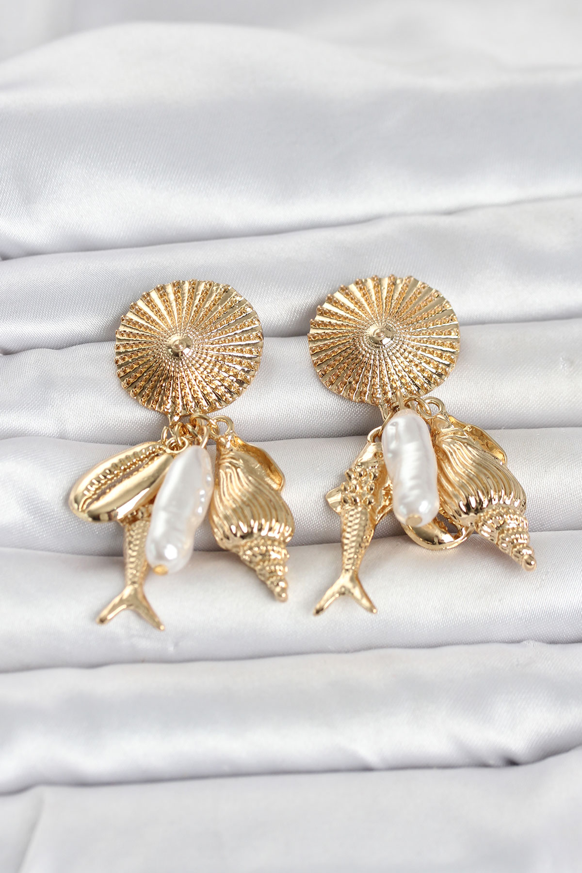 Gold Renk Deniz Temalı Vintage Kadın Küpe 5886