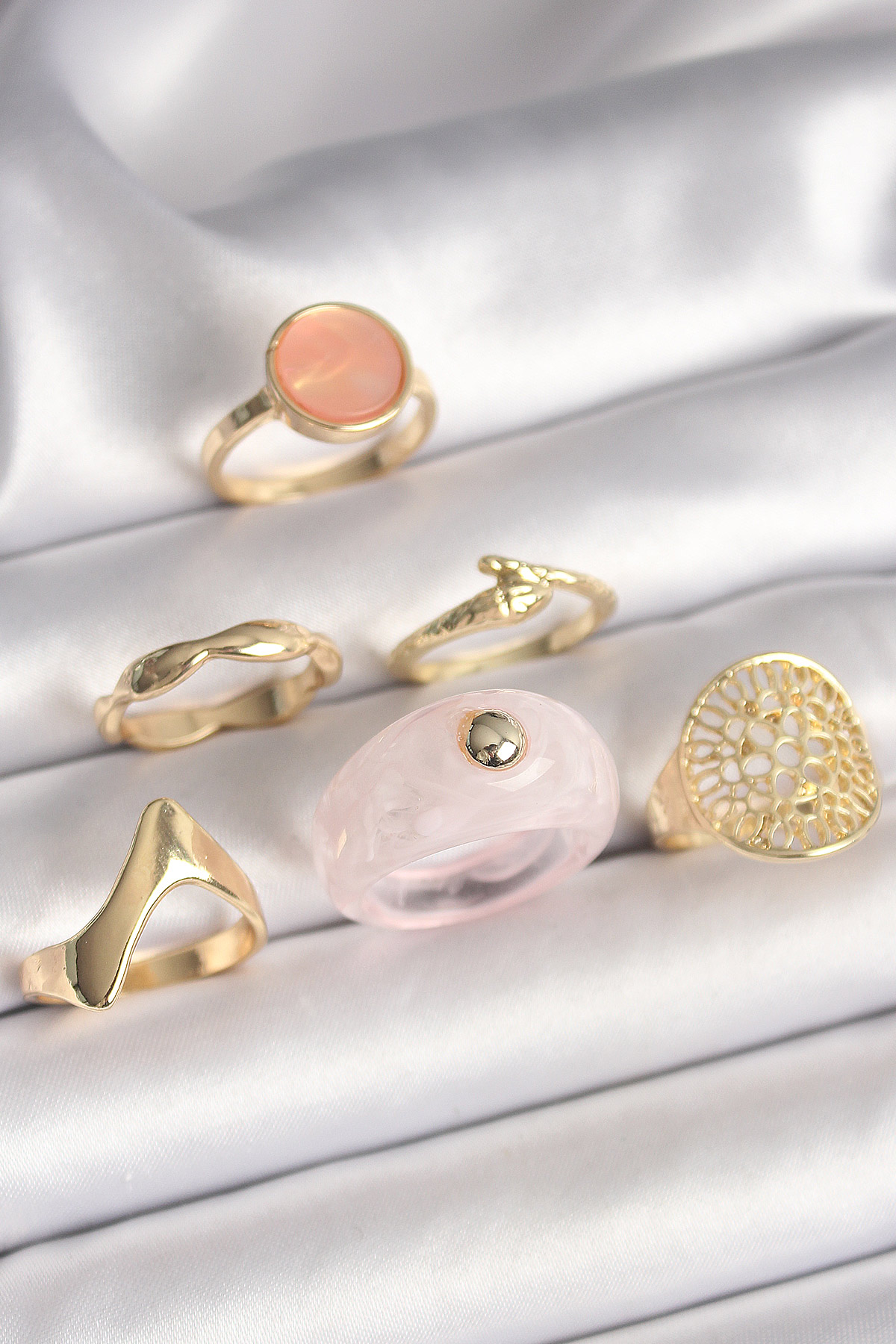Pirinç Gold Renk Pembe Plastik Yüzük Model Daire Pembe Mine Yılan Detay 6'Lı Kadın Yüzük Seti 5886