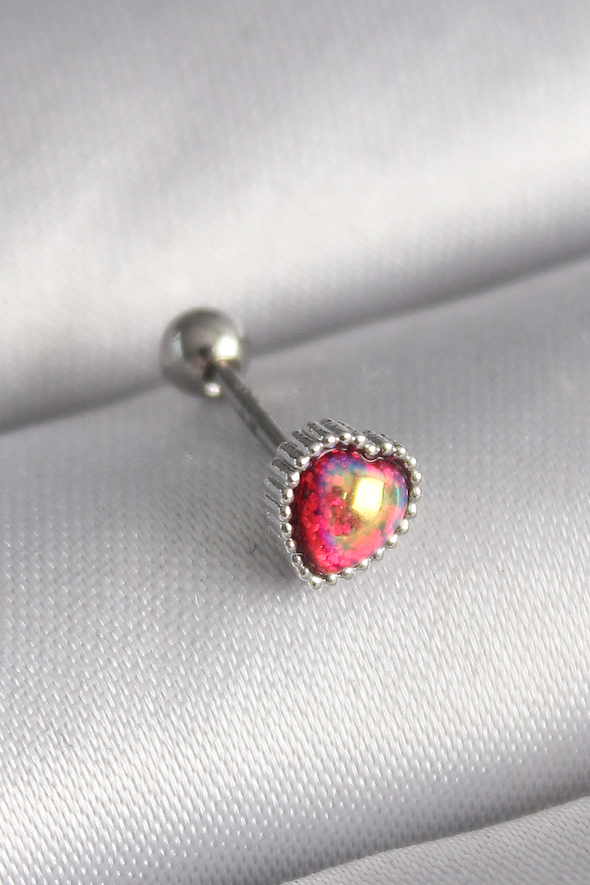 316L Çelik Gümüş Renk Kırmızı Mineli Kalp Tragus Piercing 5886