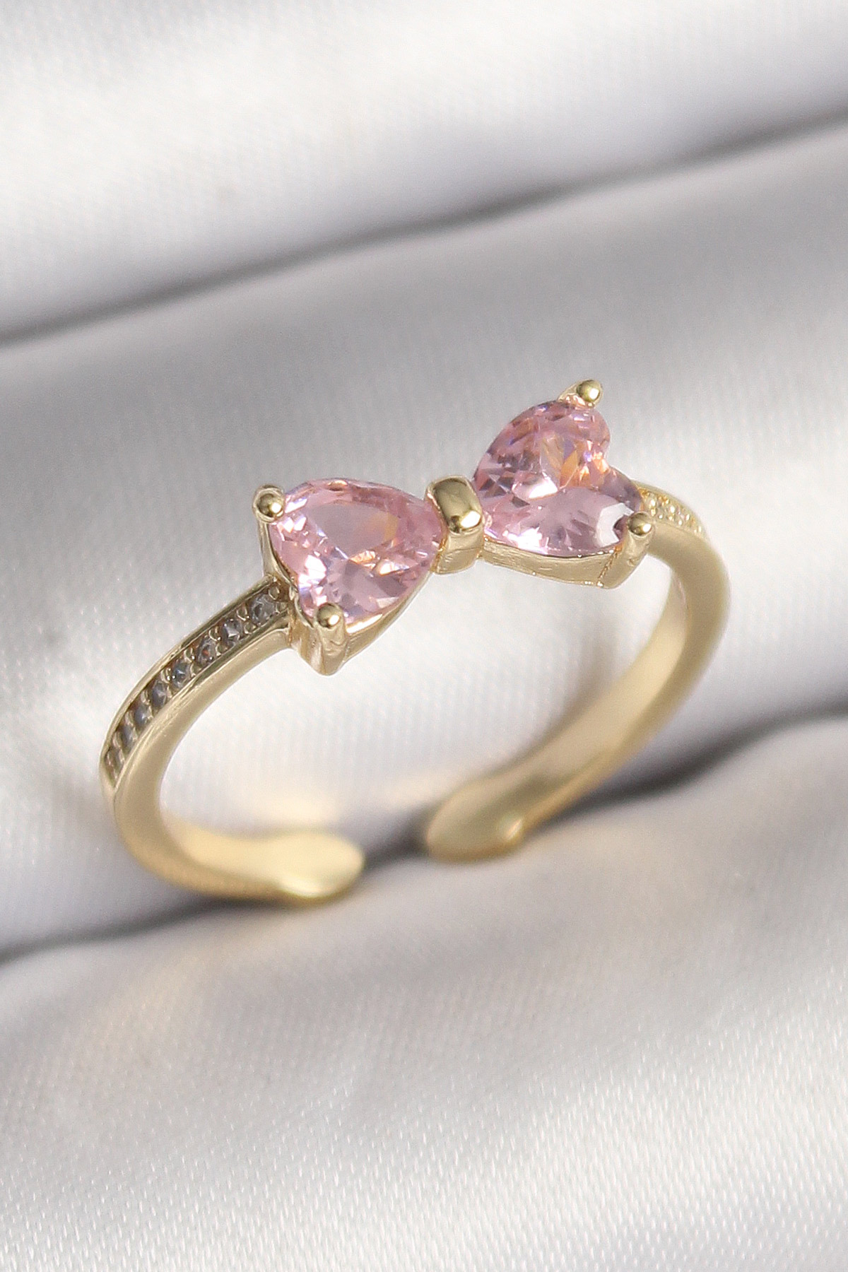 Pirinç Gold Renk Pembe Zirkon Taşlı Kalp Fiyonk Model Kadın Yüzük 5886