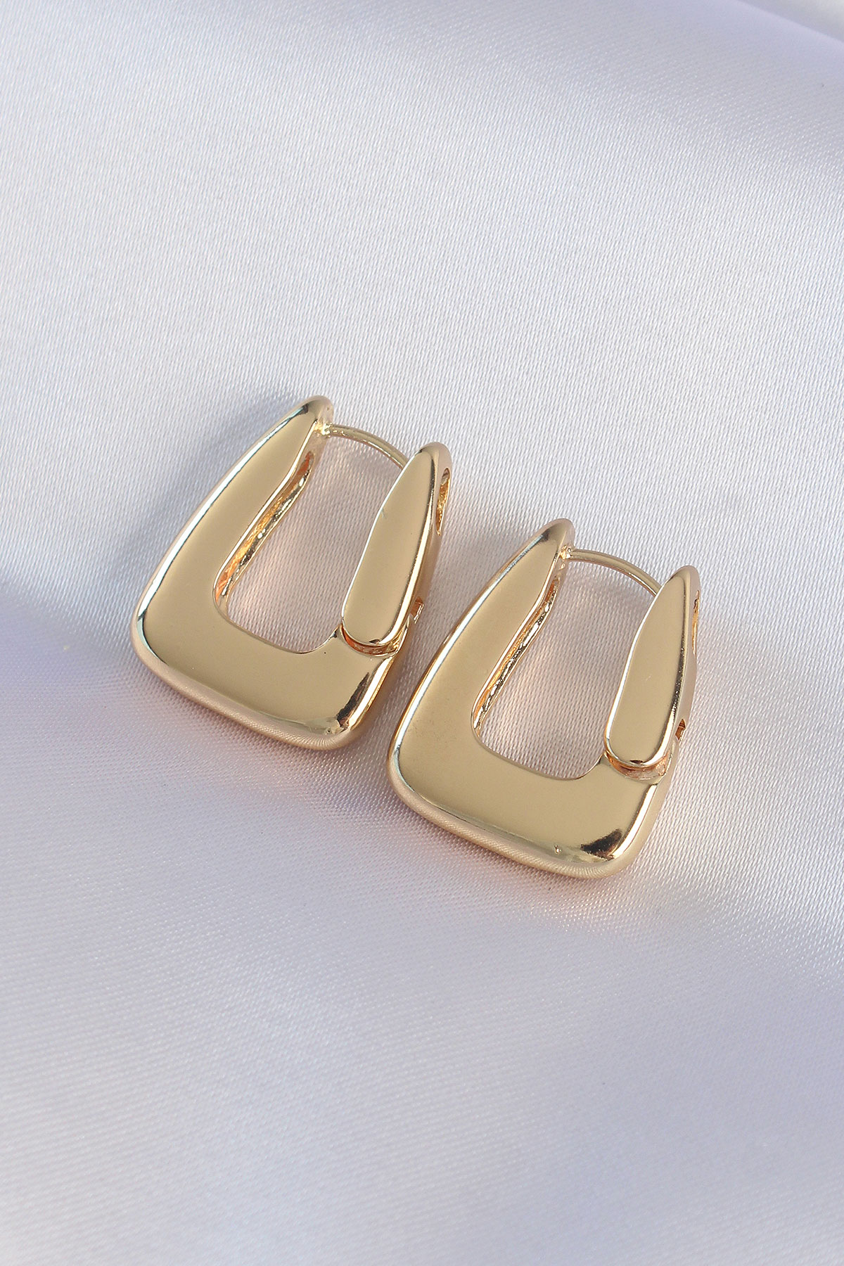 Pirinç Gold Renk Kalın Küpe 5886
