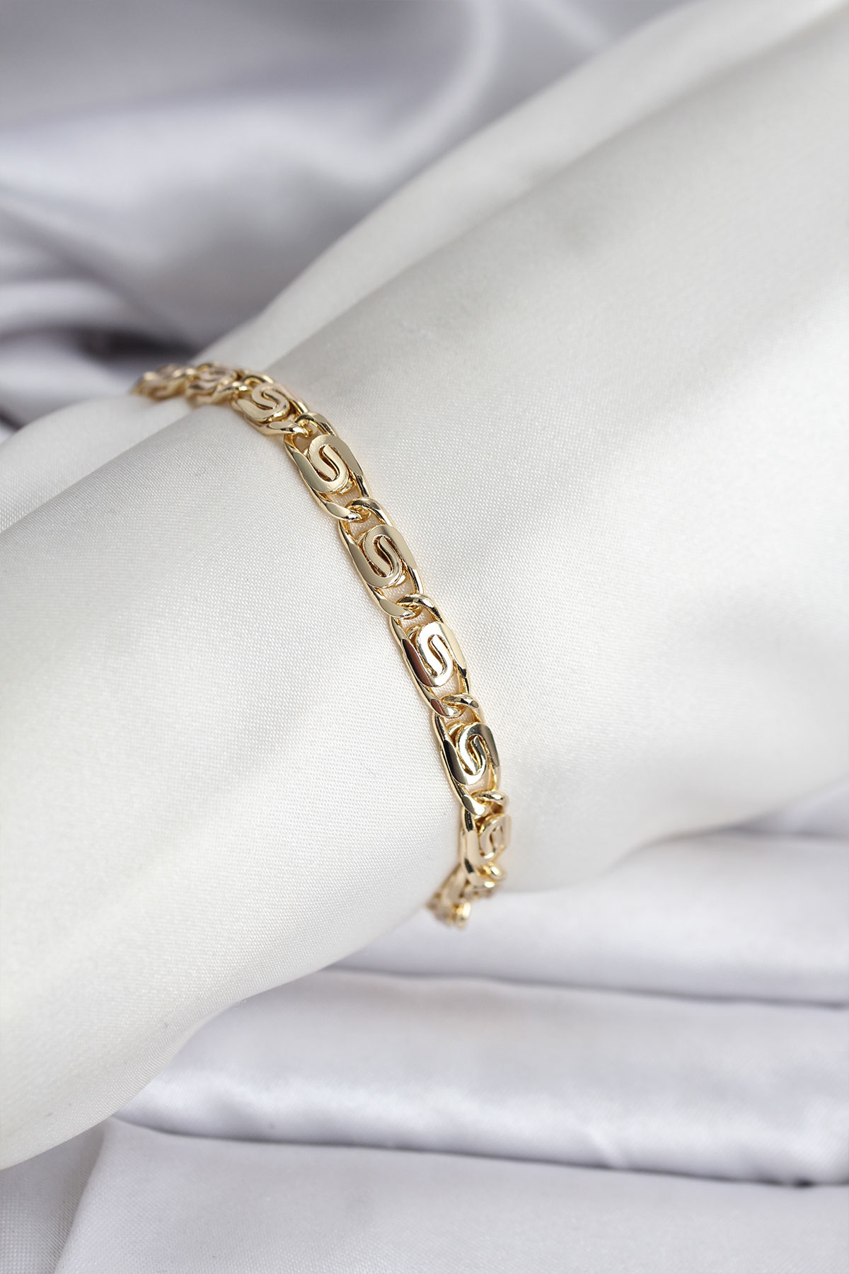 14K Gold Renk Kaplama Zincir Model CM Kadın Bileklik 5886