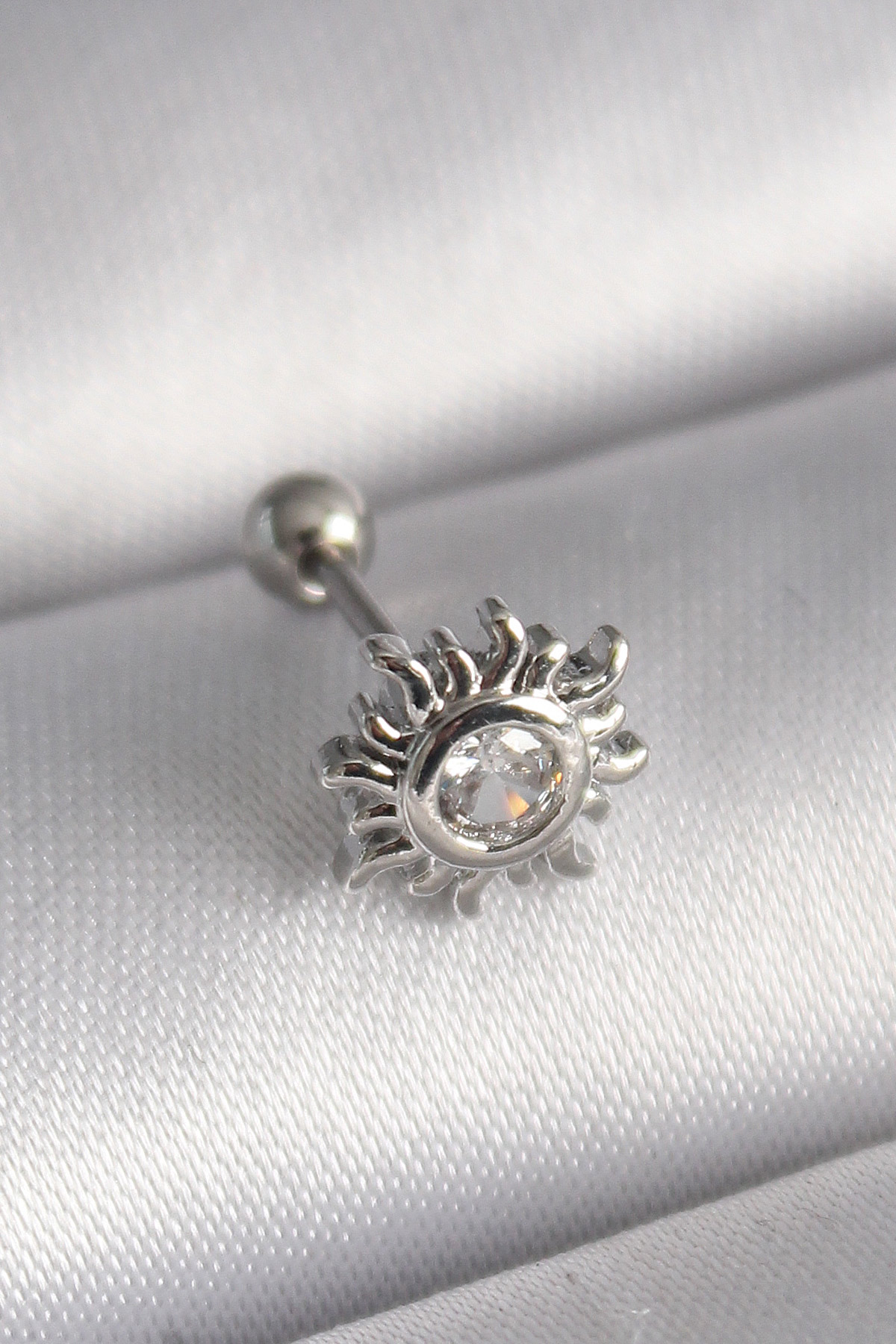 316L Çelik Gümüş Renk Zirkon Taşlı Güneş Tragus Piercing 5886