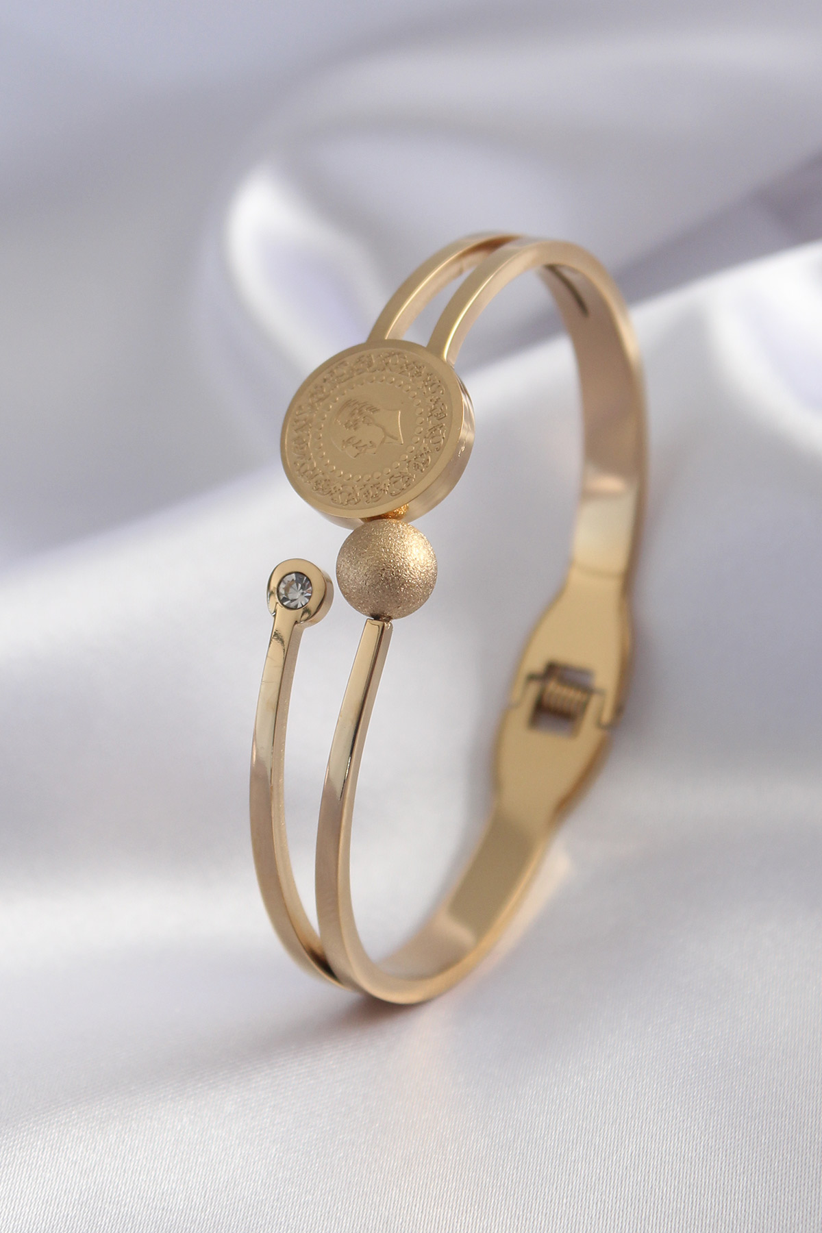 316L Çelik Gold Renk Çeyrek Altın Zirkon Taş Detay Kadın Kelepçe 5886
