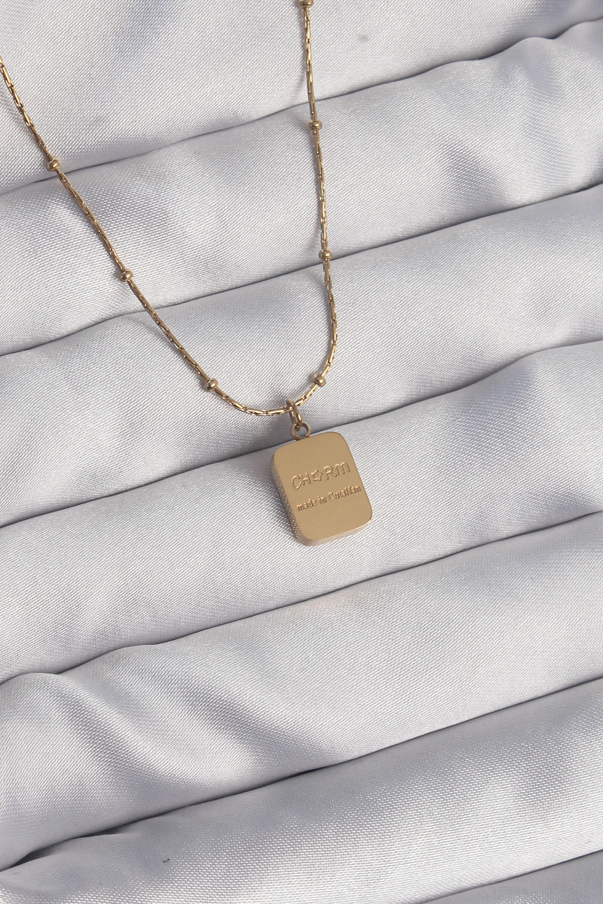 316L Çelik Gold Renk Kare Charm Model Kolye 5886