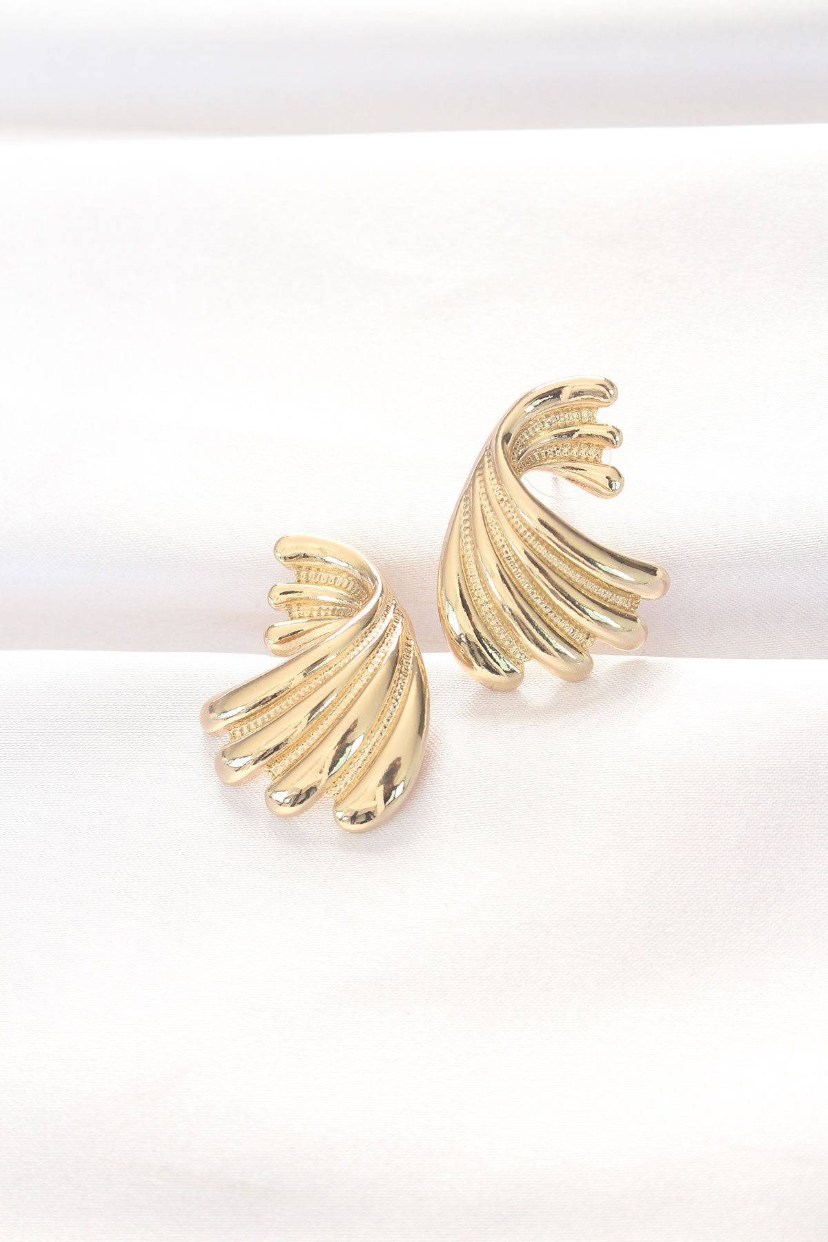 Pirinç Gold Renk Küpe 5886