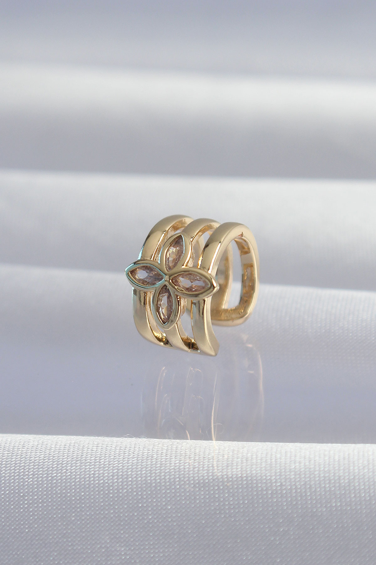 Pirinç Gold Renk Yonca Earcuff Küpe 5886