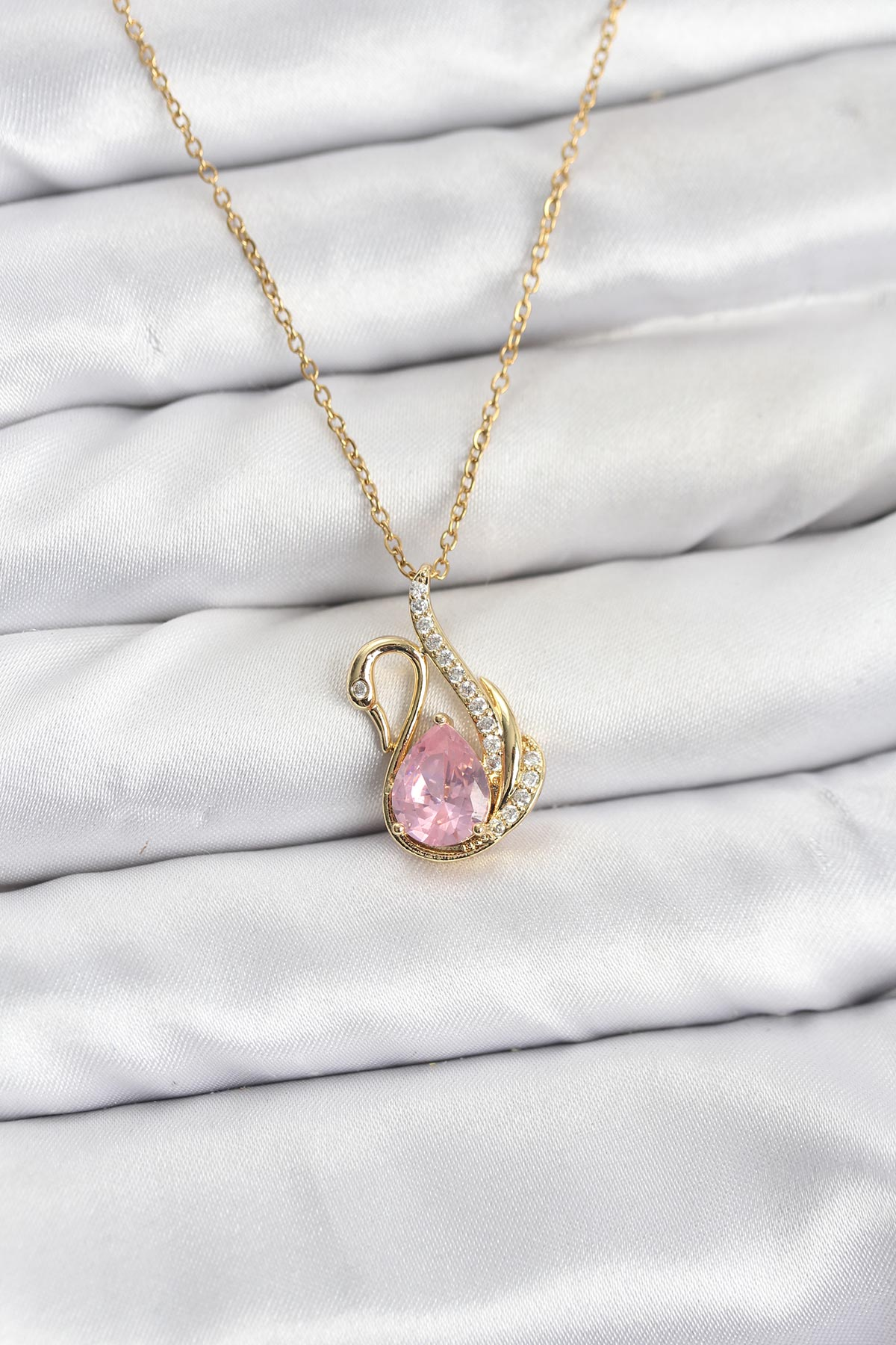 316L Çelik Zincir Gold Renk Pembe Kuğu Model Zirkon Taşlı Kadın Kolye 5886