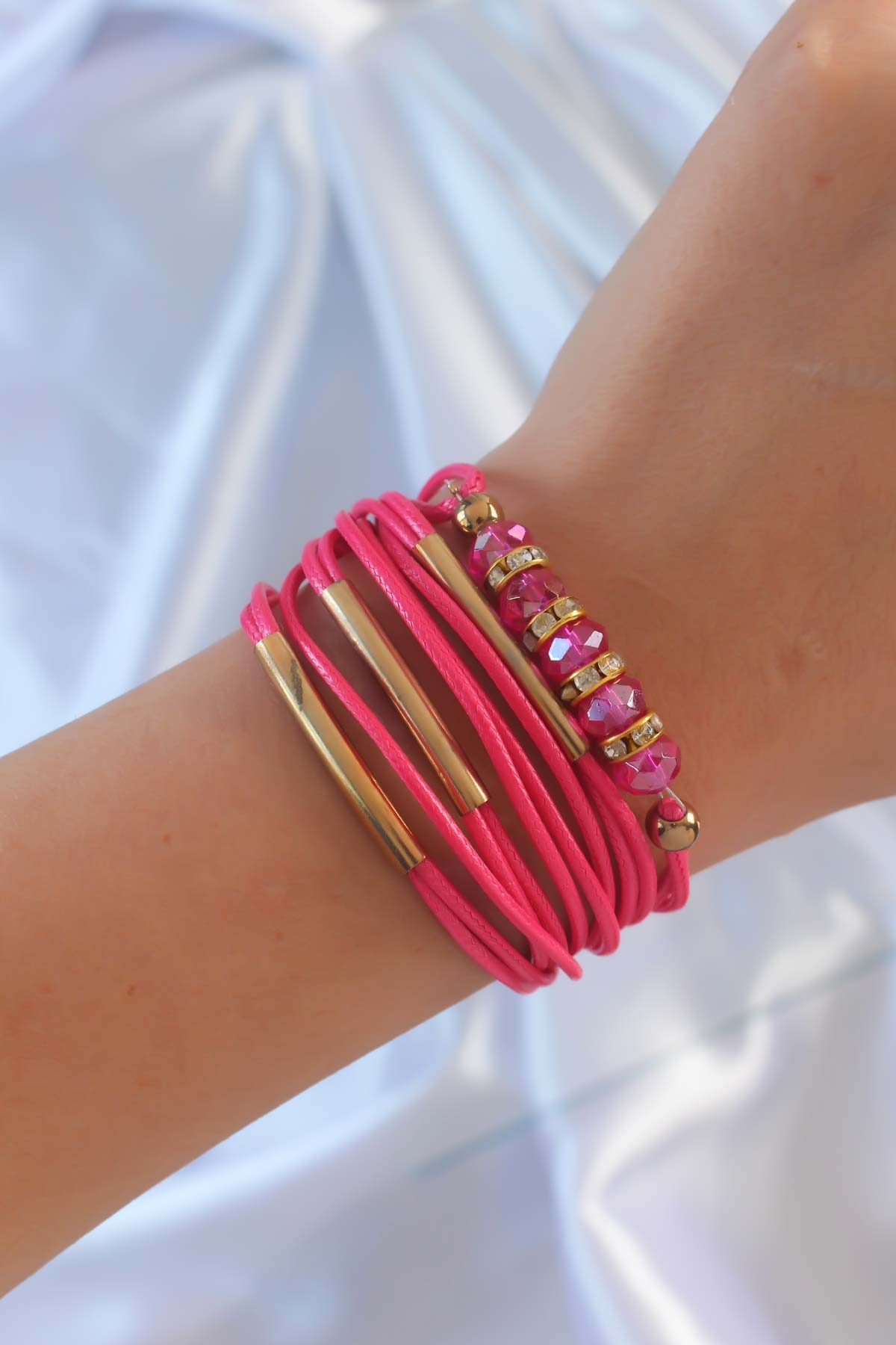 Pembe Renk Zirkon Taşlı Metal Aksesuarlı İpli Çoklu Bileklik 5886