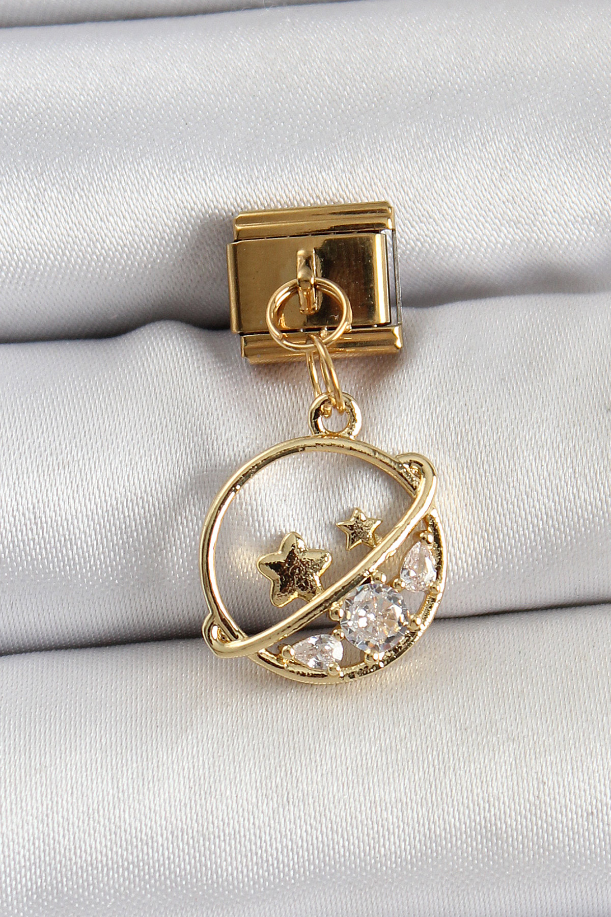 316L Çelik Sallantılı Zirkon Taşlı Satürn Model Gold Renk Nomination Charm 5886