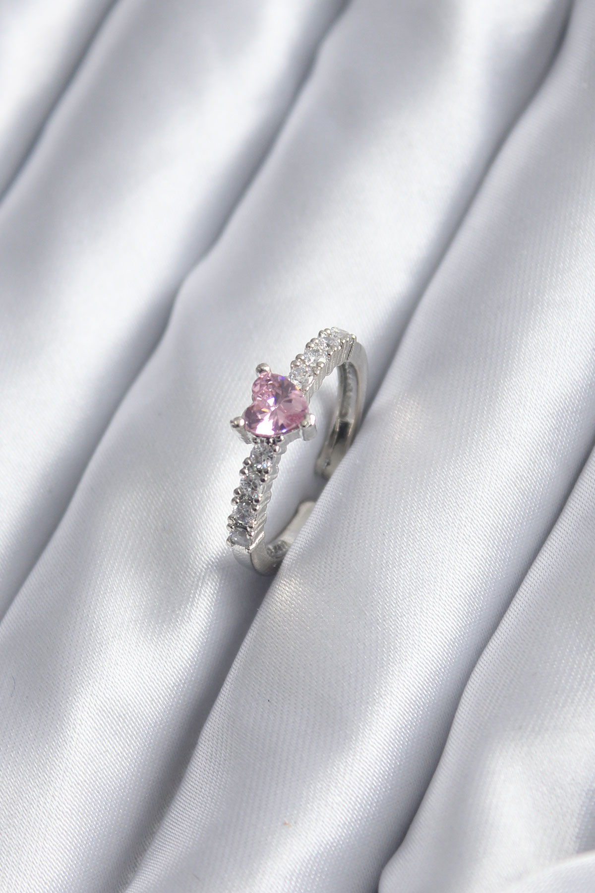 Gümüş Renk Zirkon Taşlı Pembe Kristal Kalp Model Kadın Yüzük 5886