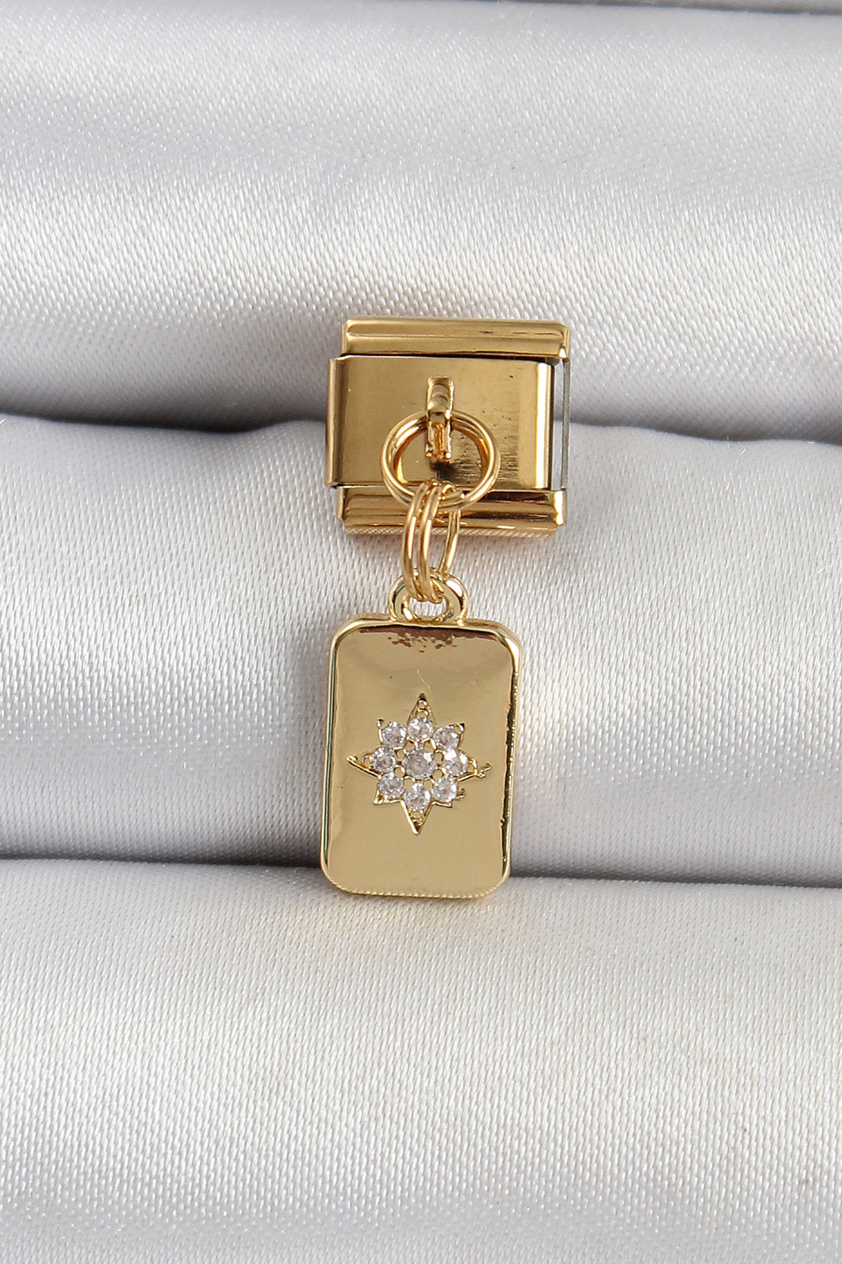 316L Çelik Sallantılı Zirkon Taşlı Kutup Yıldızı Figürlü Dikdörtgen Model Gold Renk Nomination Charm 5886