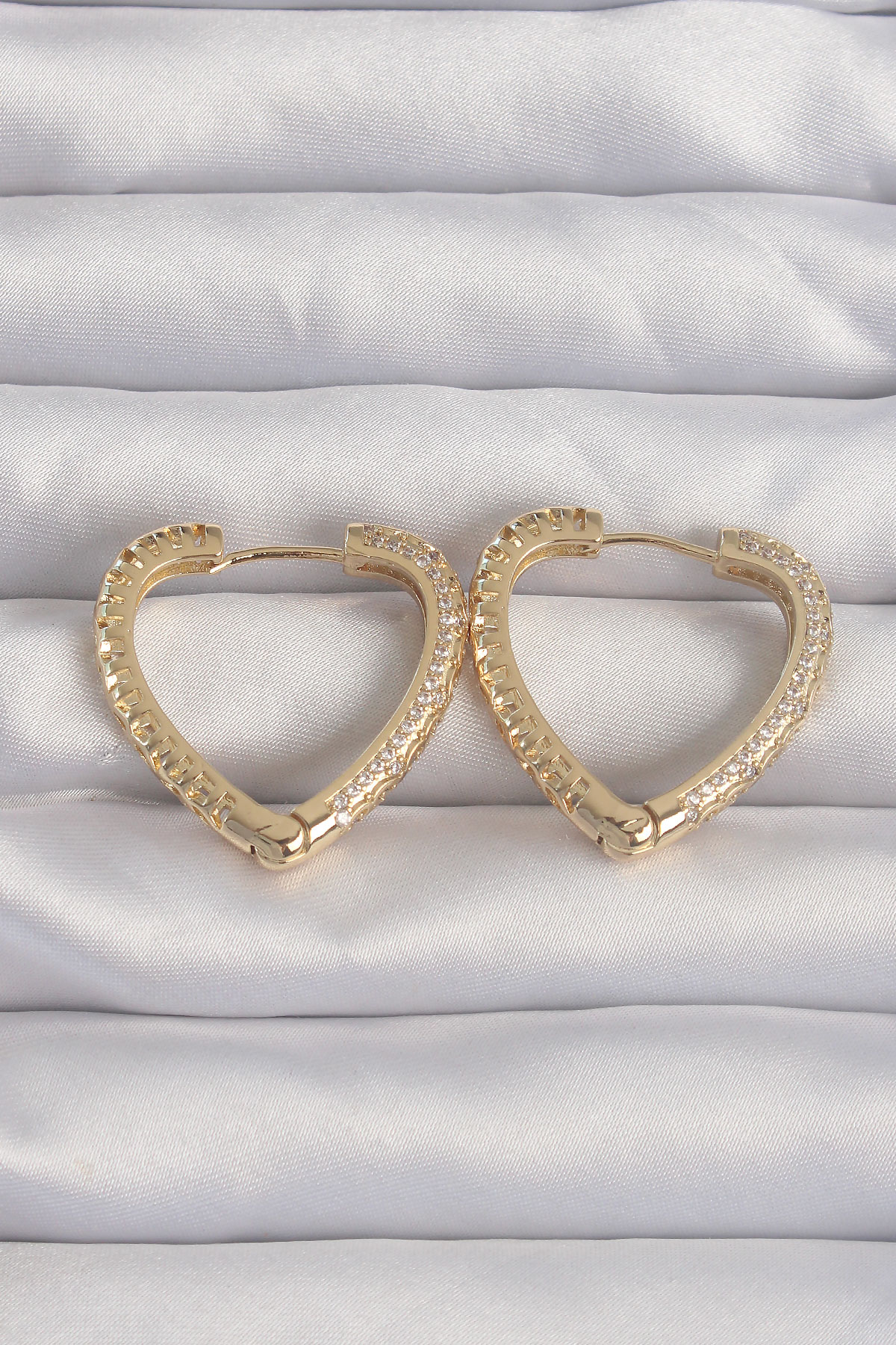 Pirinç Gold Renk Zirkon Taşlı Motifli Kalp Küpe 5886