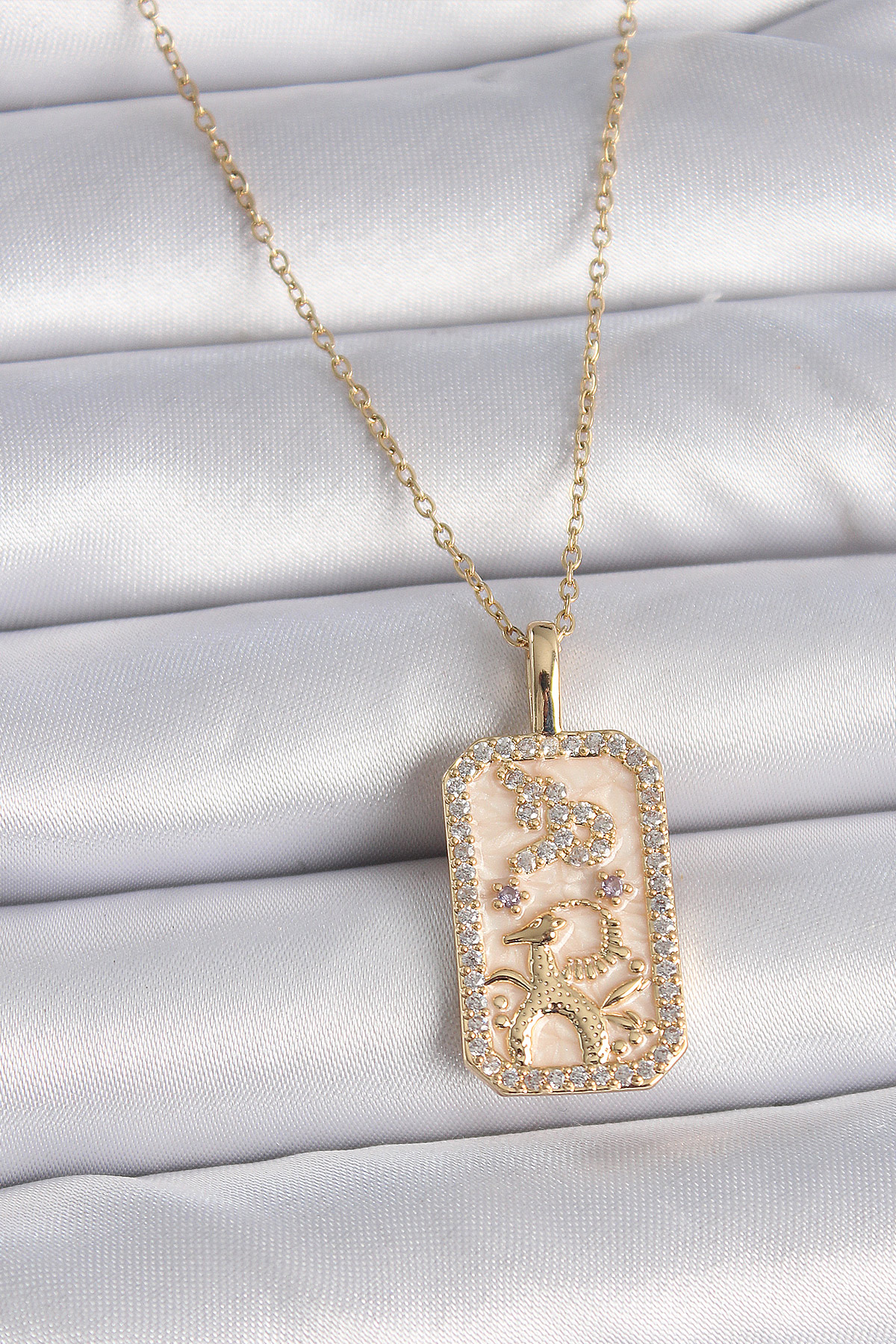 316L Çelik Gold Renk Zincir Oğlak Burcu Zirkon Taşlı Kadın Kolye 5886