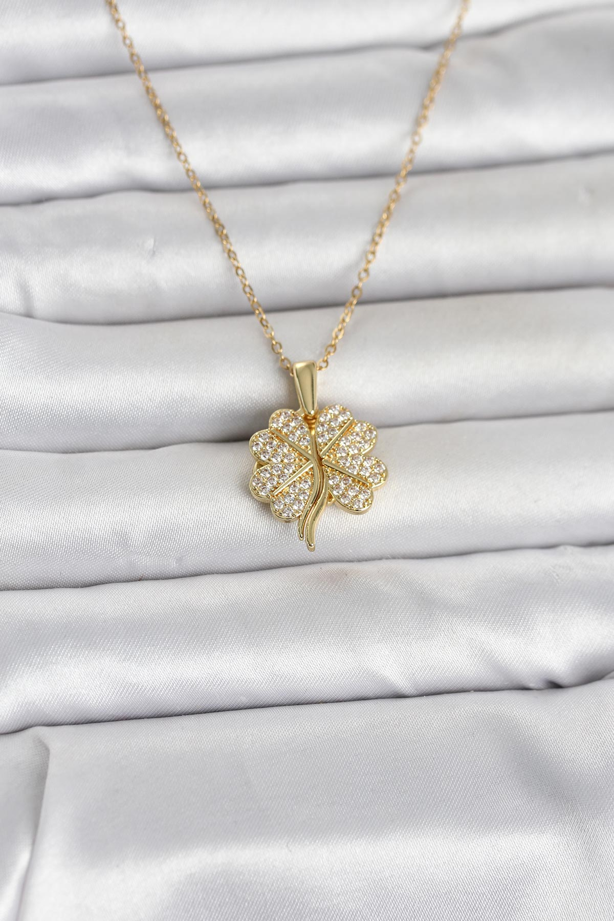 316L Çelik Gold Renk Açılabilir Yonca Model Zirkon Taşlı Kadın Kolye 5886